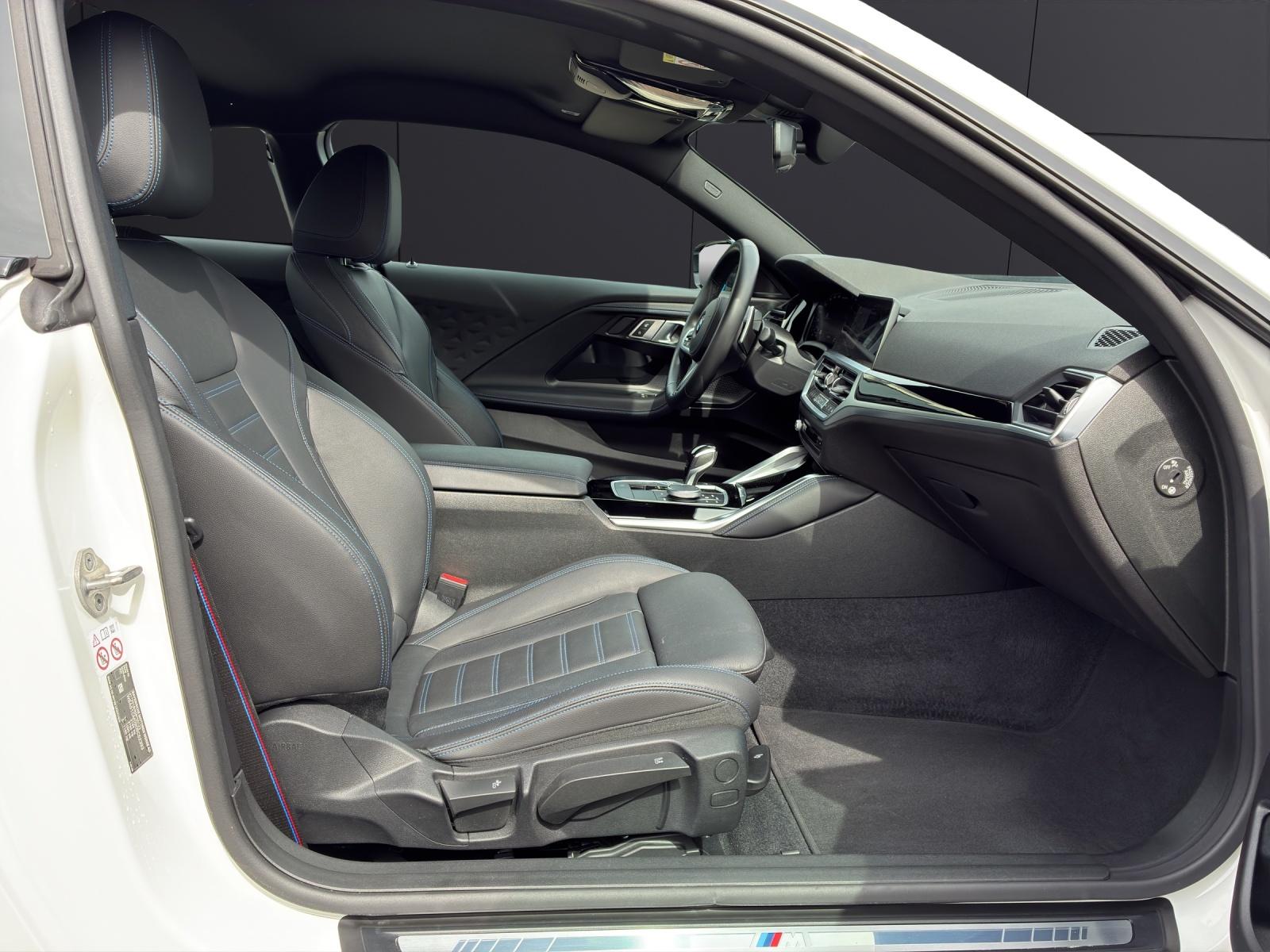 BMW M240i xDrive Coupé-image-10