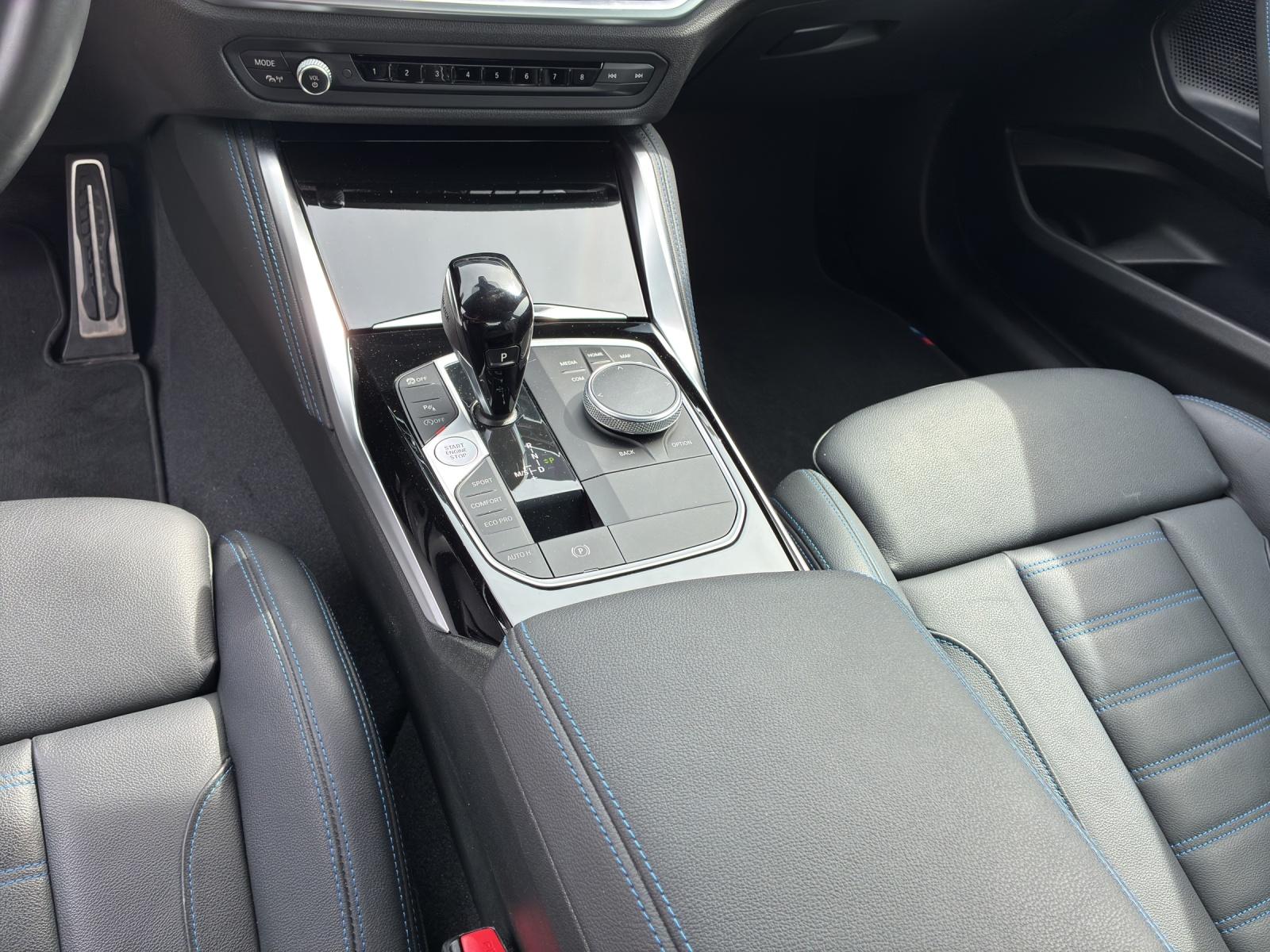 BMW M240i xDrive Coupé-image-16