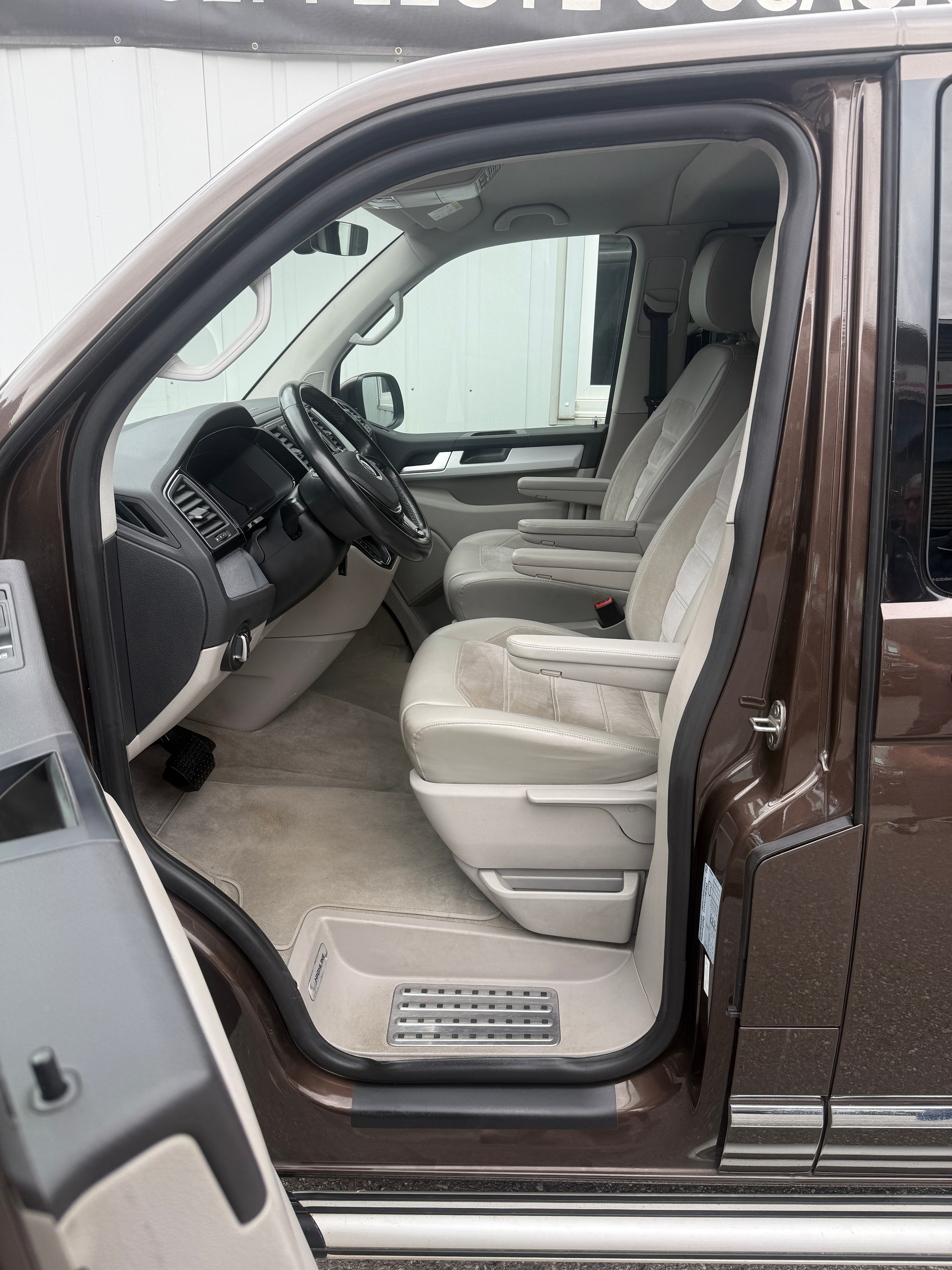 VW T6 Multivan 2.0 Bi-TDI Highline 4Motion DSG *7 PLÄTZER * TOPZUSTAND * AHK *-image-11
