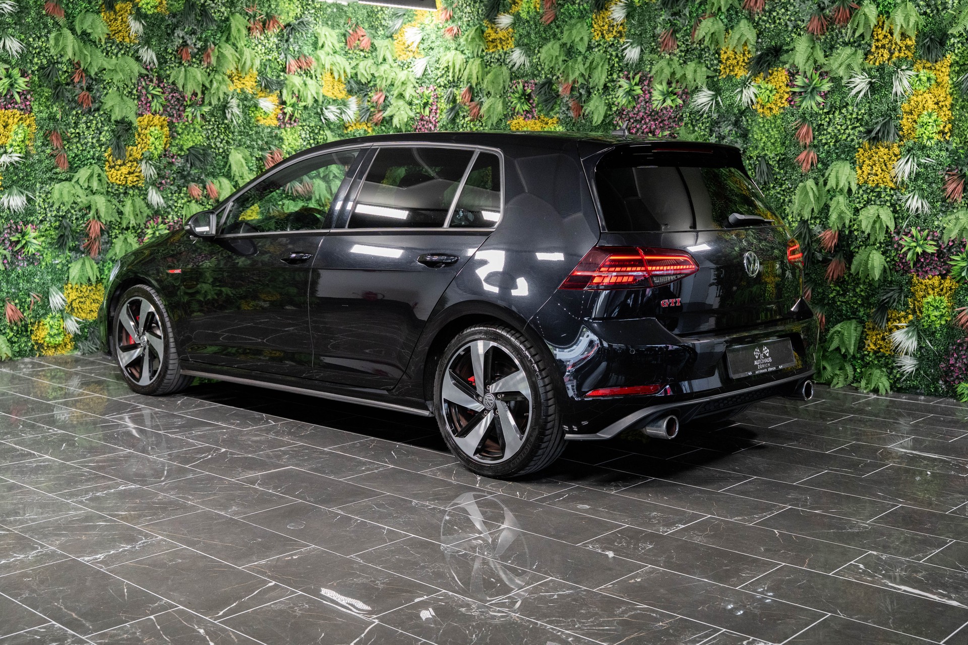VW Golf 2.0 TSI GTI Performance-image-4
