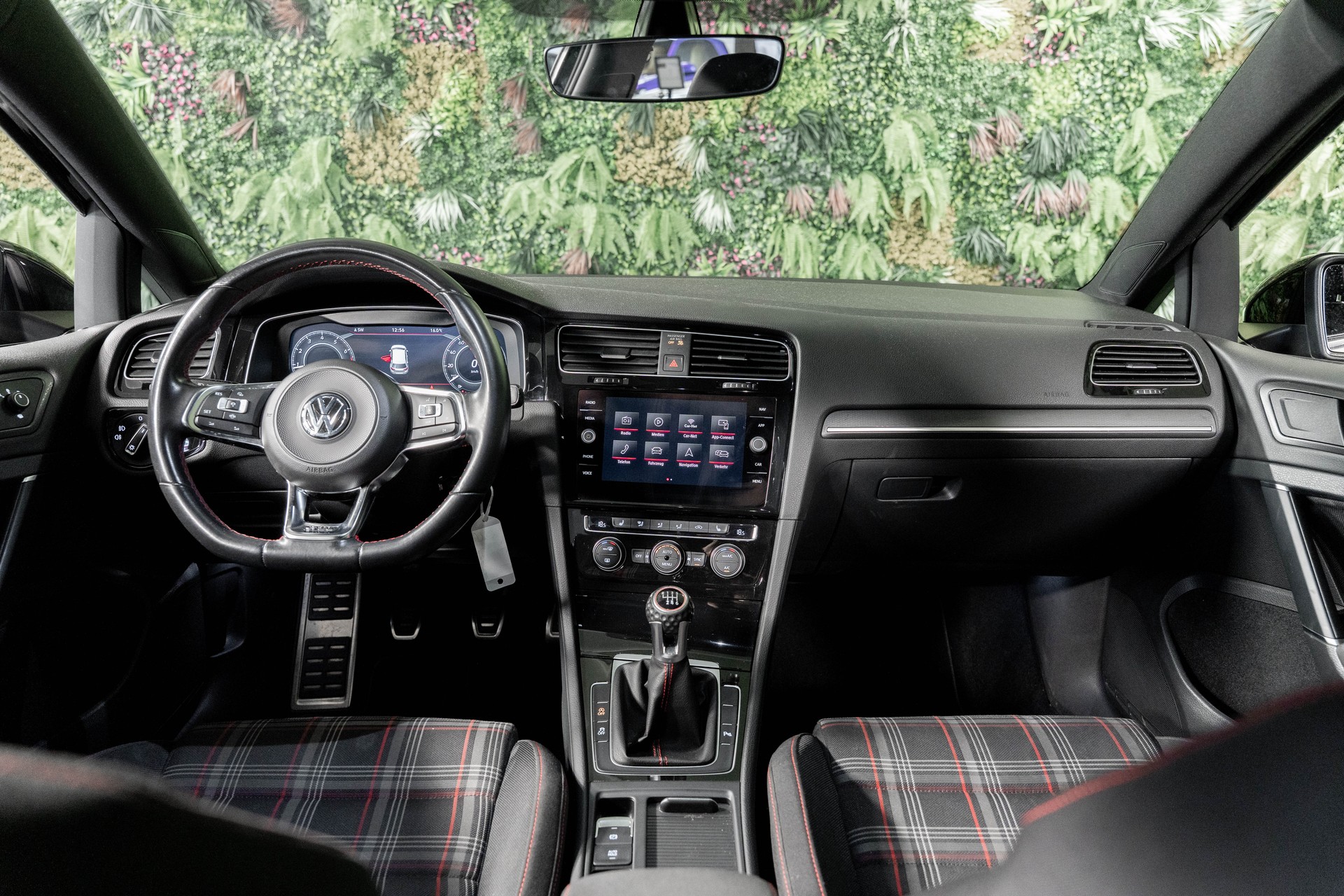 VW Golf 2.0 TSI GTI Performance-image-8