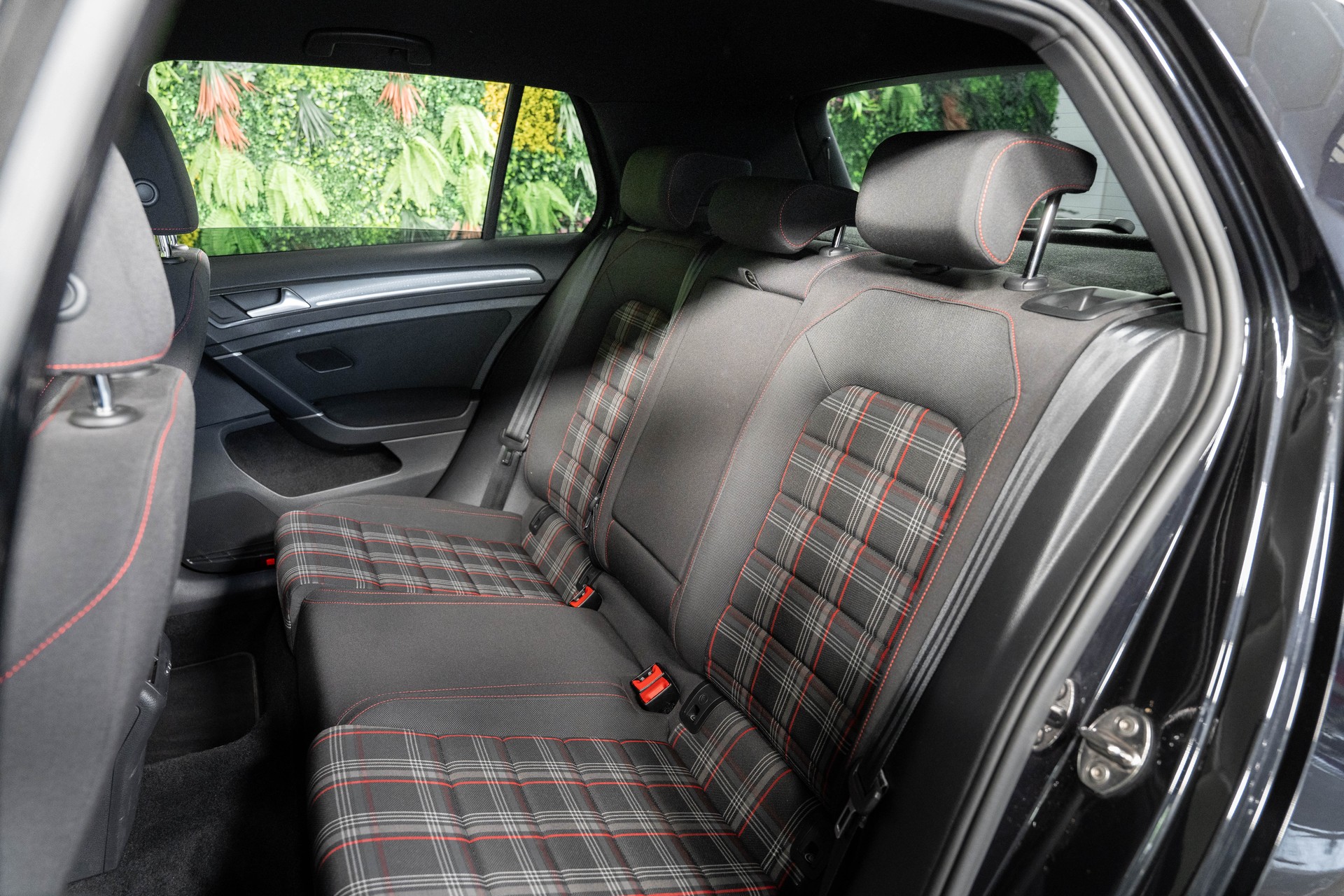 VW Golf 2.0 TSI GTI Performance-image-12
