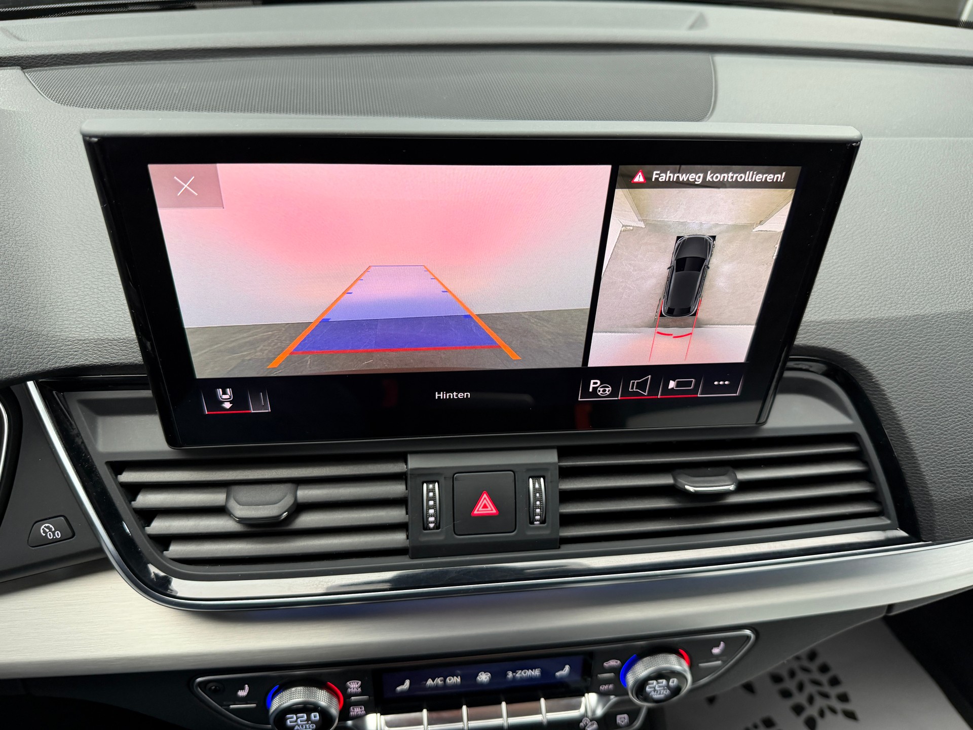 AUDI Q5 Sportback 40 TDI S-Line 204PS Blackedition quattro S-tronic / 360° Kamera / Panoramadach / Head-Up / Keyless / B&O Sound /-image-17