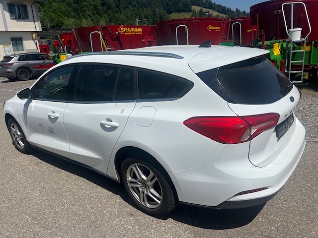 FORD Focus 1.0 SCTi Cool Connect Automatic-image-7