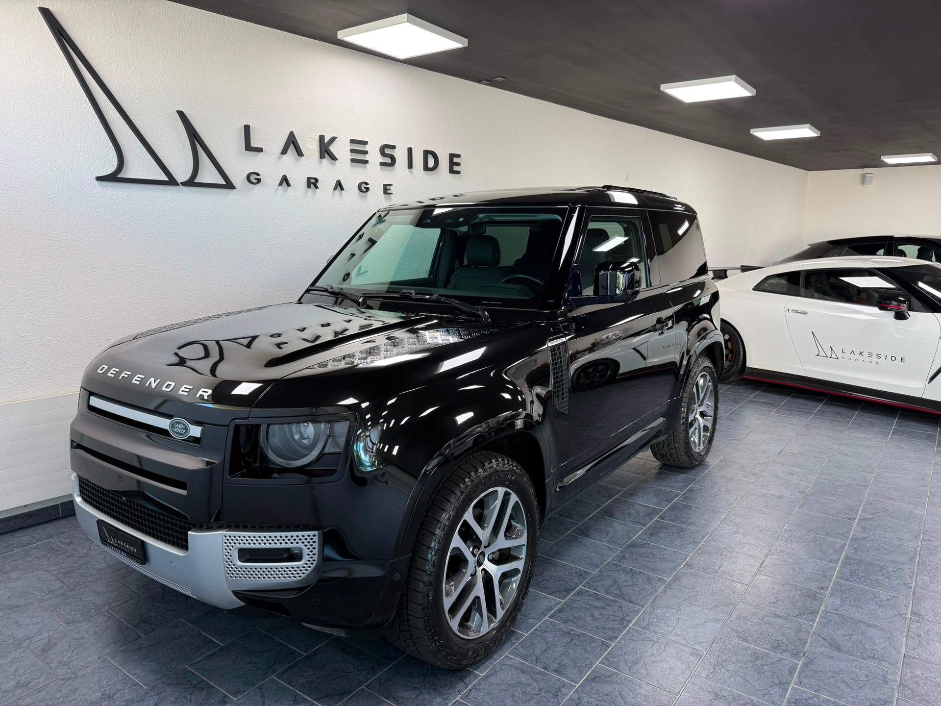 LAND ROVER Defender 90 3.0D I6 250 XS AT8