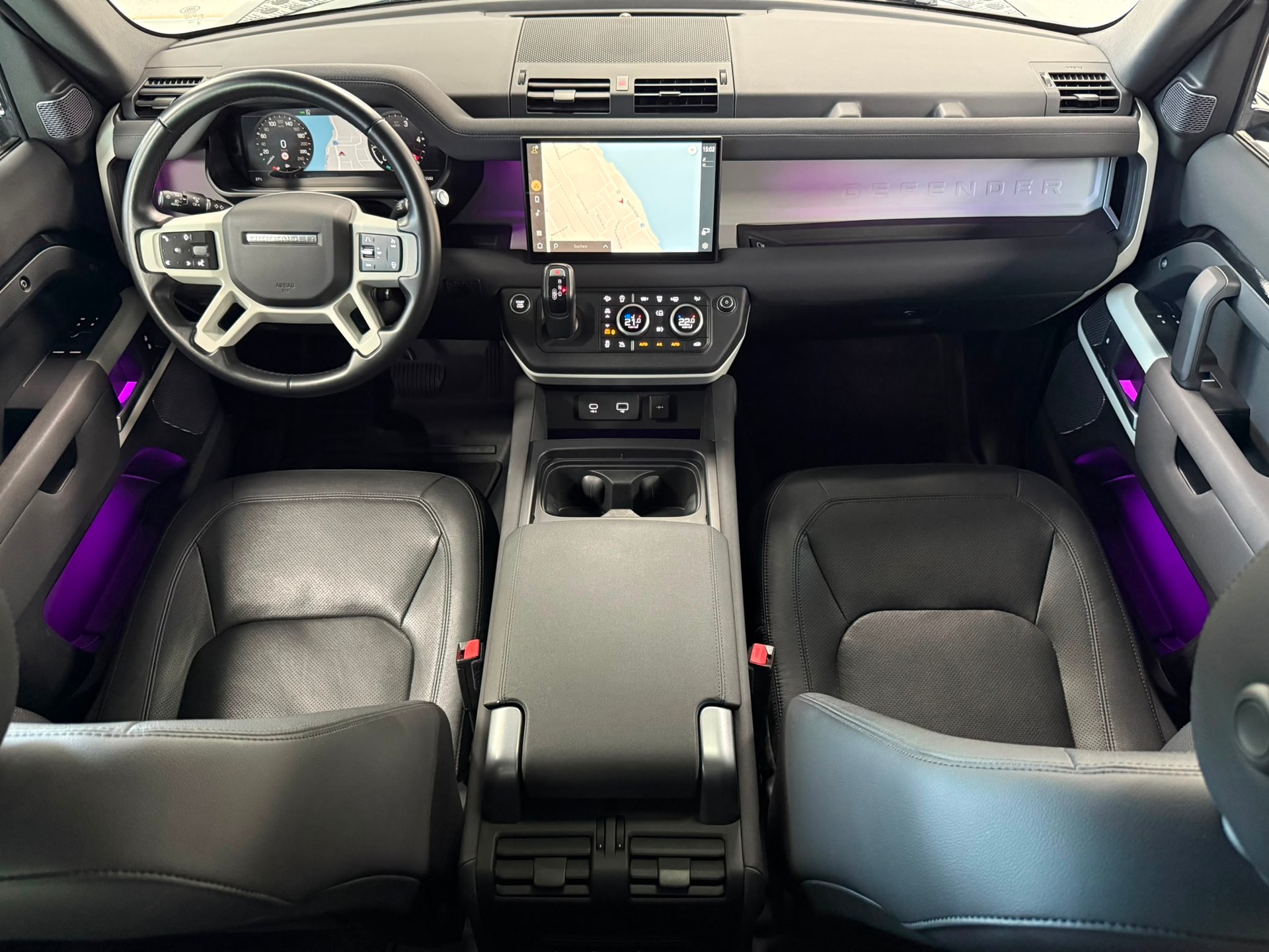 LAND ROVER Defender 90 3.0D I6 250 XS AT8-image-12