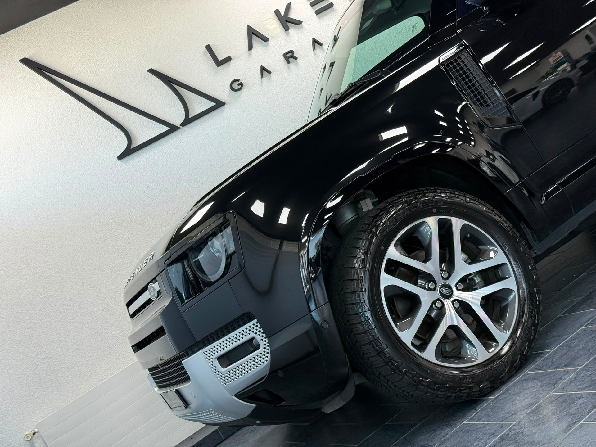 LAND ROVER Defender 90 3.0D I6 250 XS AT8-image-7