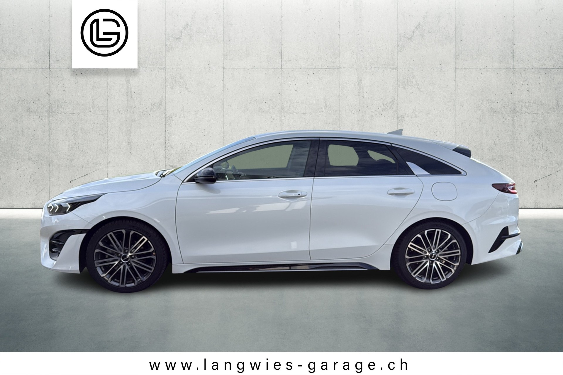 KIA ProCeed 1.5 T-GDi GT-Line Edition DCT-showroom-element-1