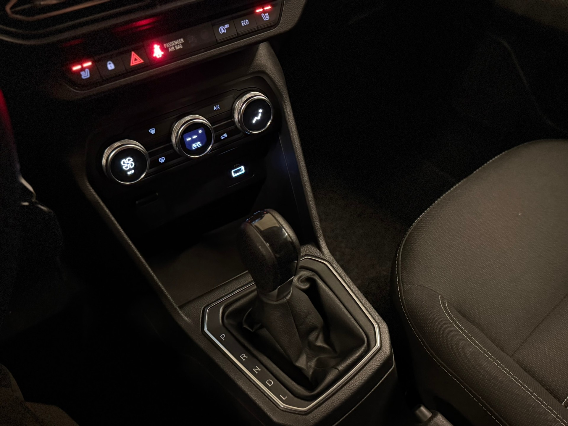 DACIA Sandero TCe 90 Comfort CVT-image-17