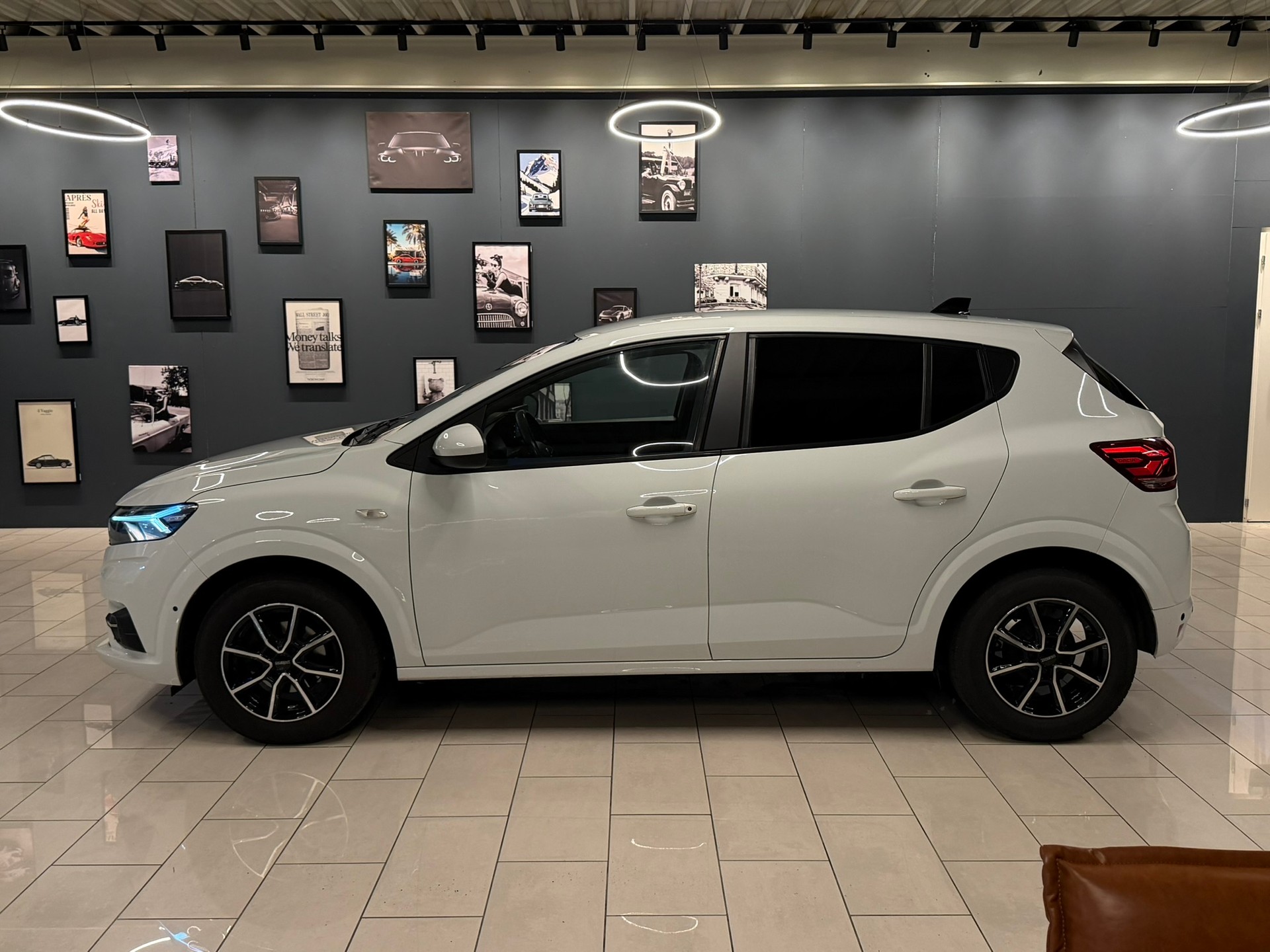 DACIA Sandero TCe 90 Comfort CVT-showroom-element-3