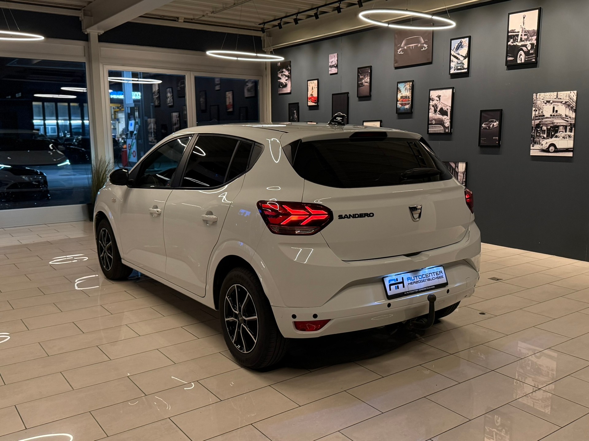 DACIA Sandero TCe 90 Comfort CVT-image-4