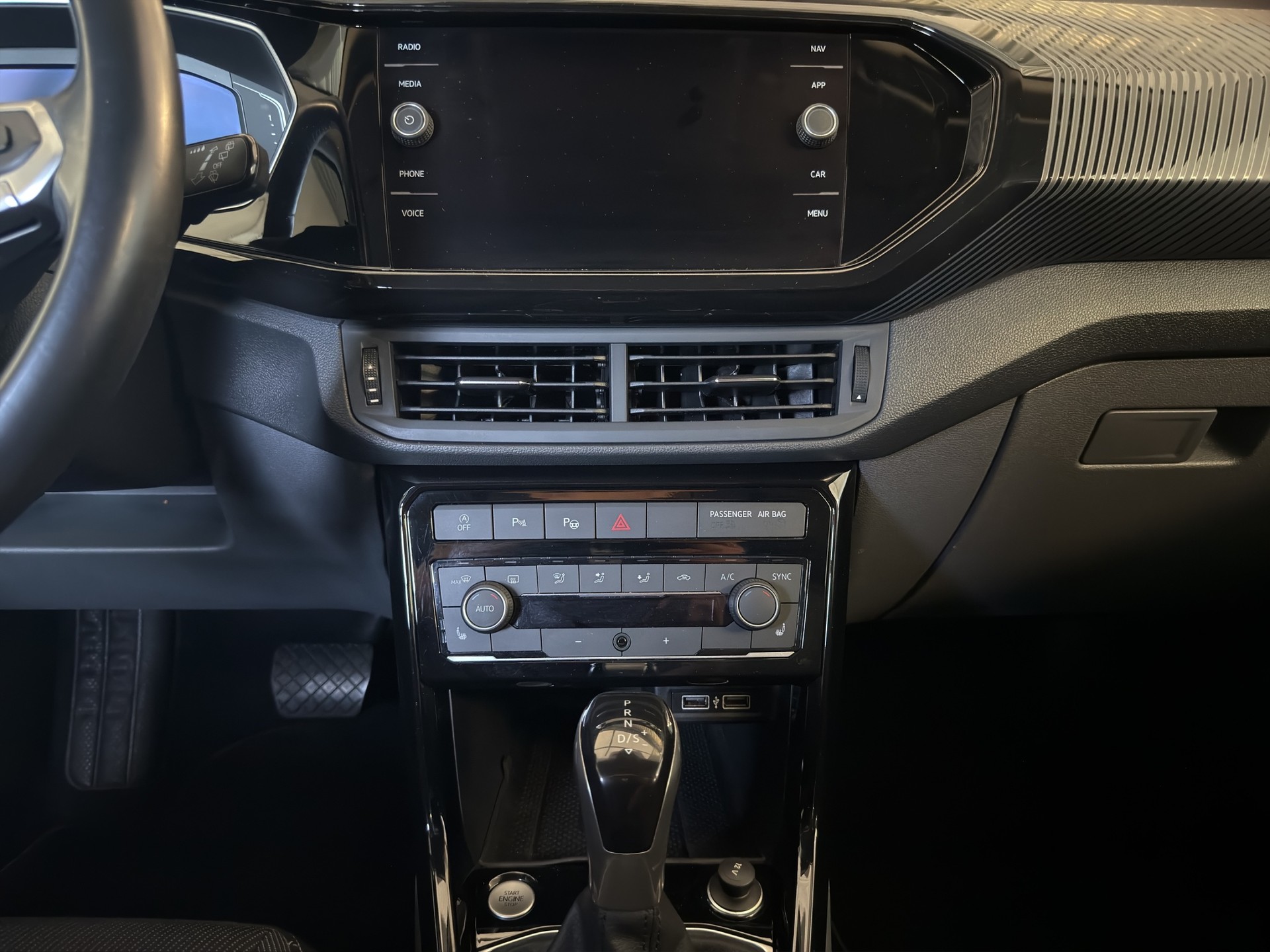 VW T-Cross 1.0 TSI Style DSG-image-11