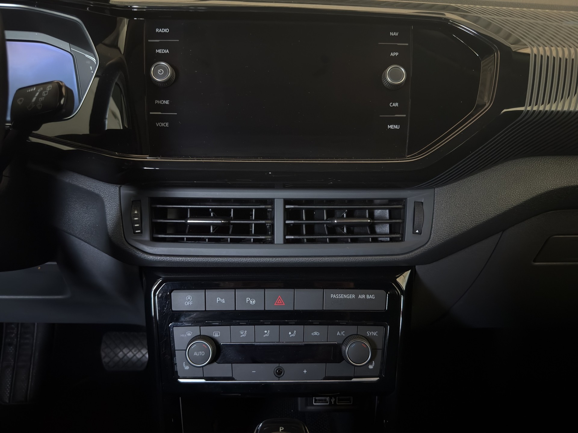 VW T-Cross 1.0 TSI Style DSG-image-12
