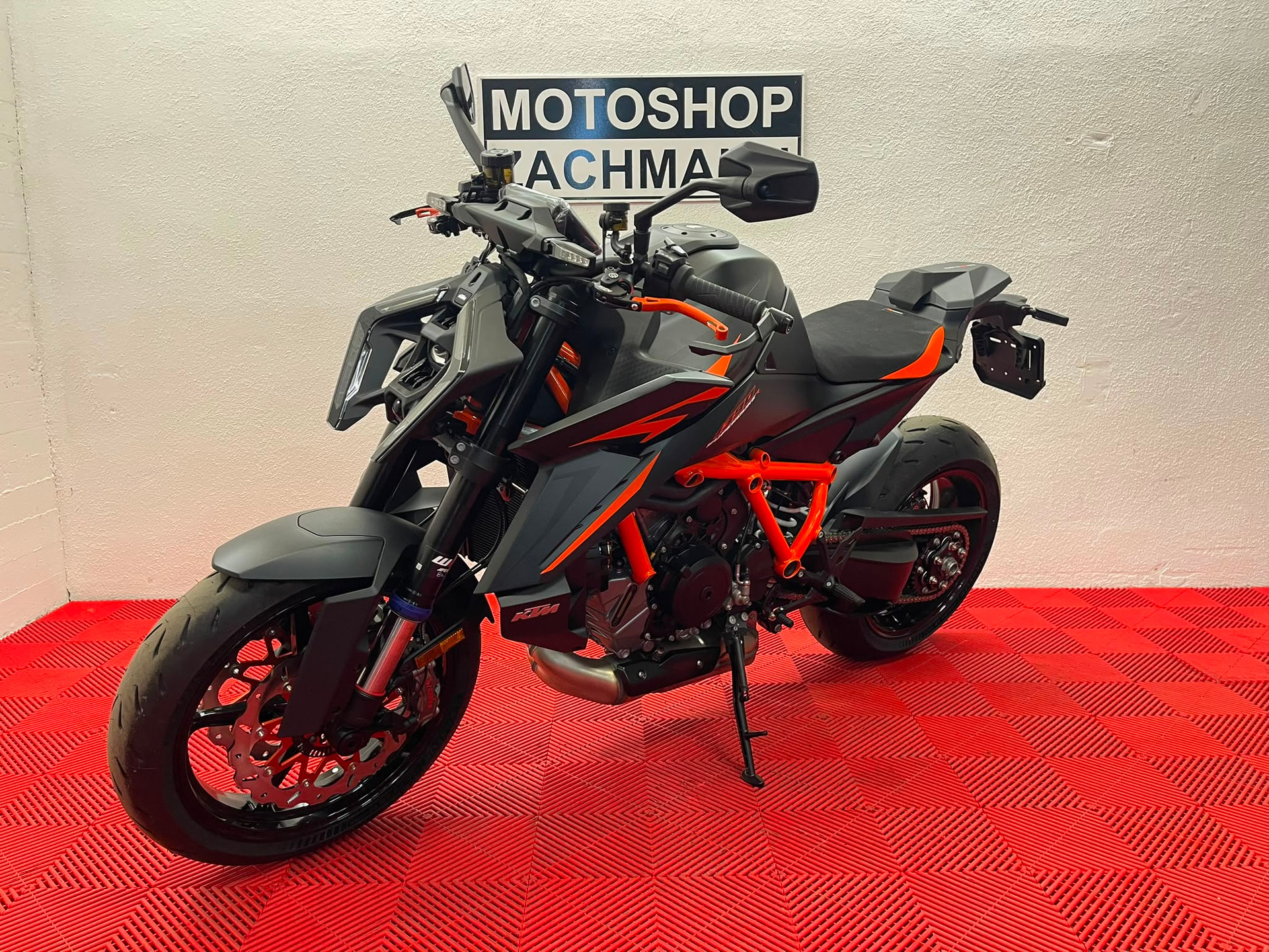KTM 1390 Super Duke R EVO-image-2