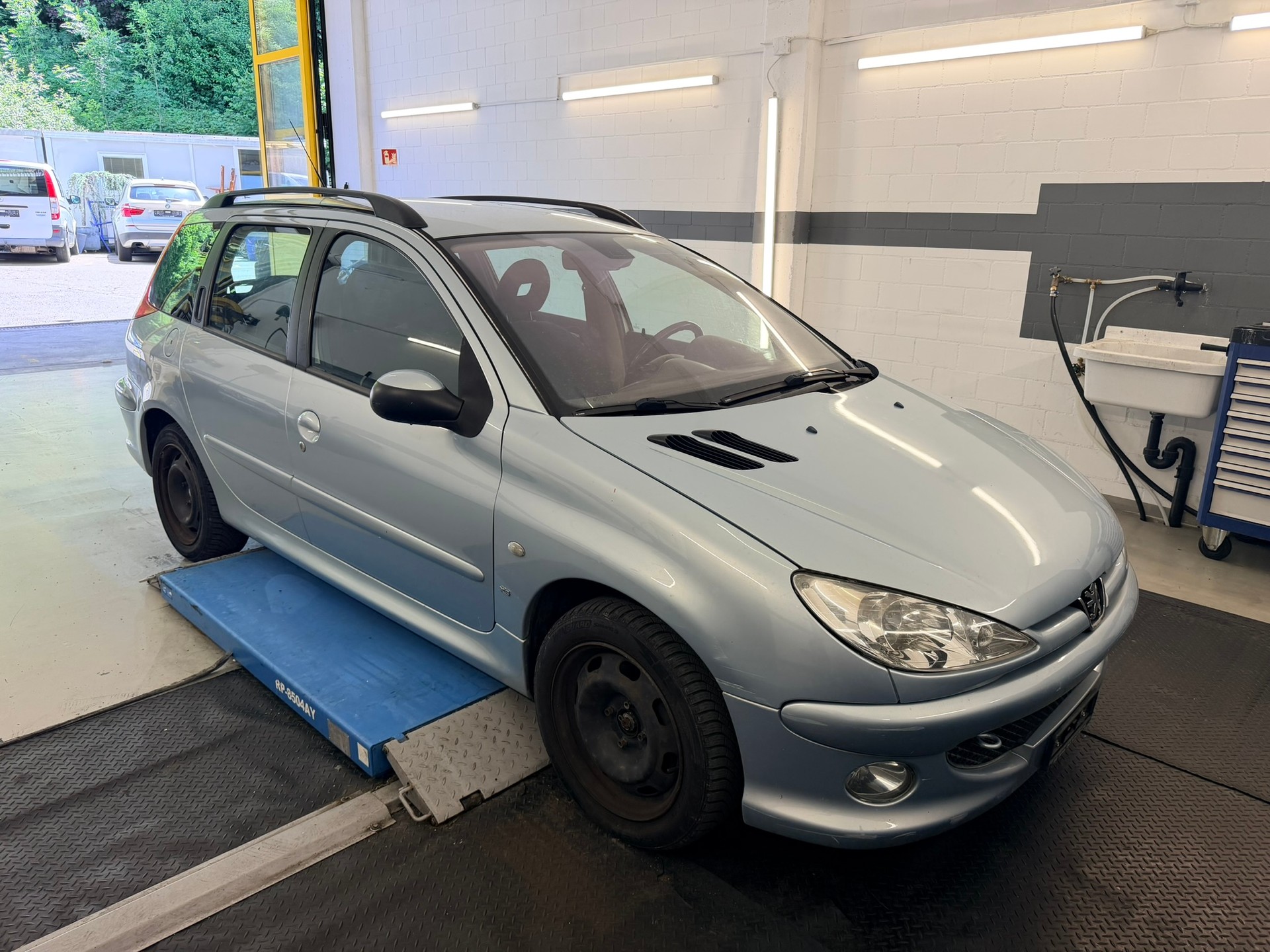 PEUGEOT 206 SW 1.6 16V Quiksilver-showroom-element-2