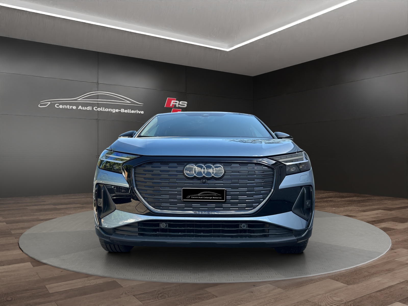 AUDI Q4 Sportback e-tron 50 quattro-showroom-element-1