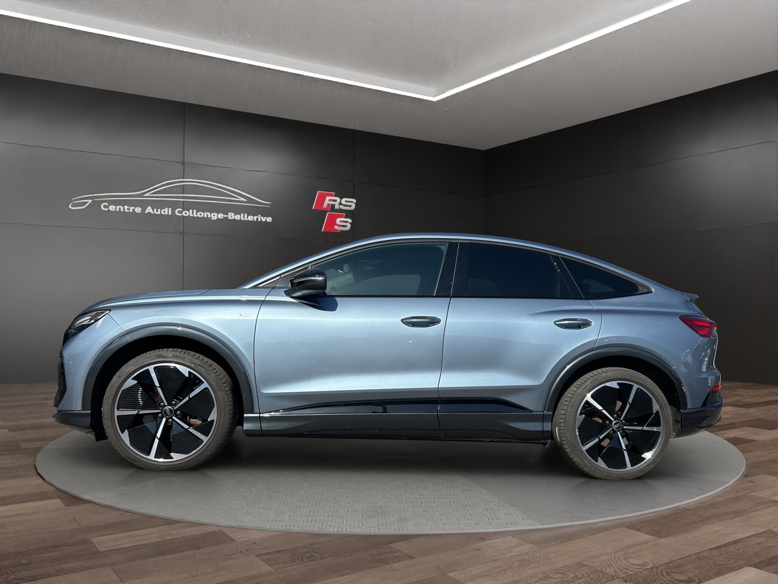 AUDI Q4 Sportback e-tron 50 quattro-showroom-element-2