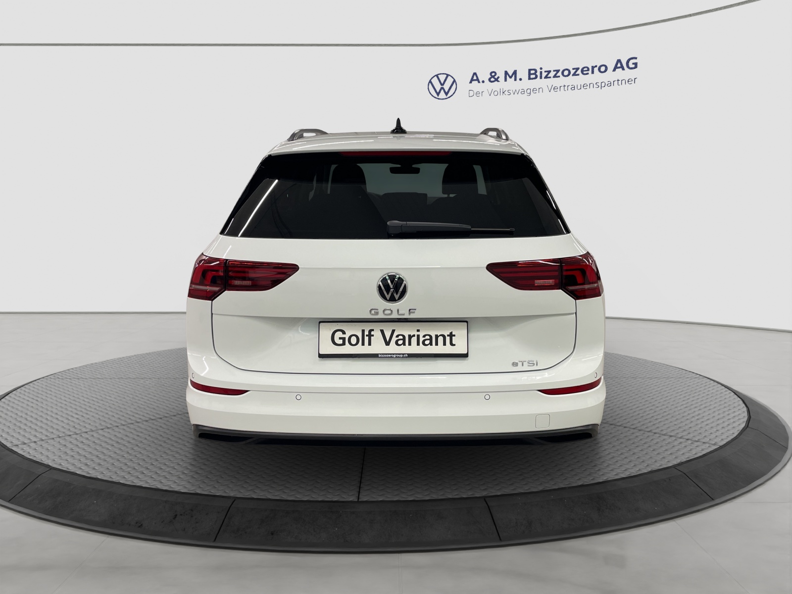 VW Golf Variant 1.5 eTSI mHEV Basis-showroom-element-3