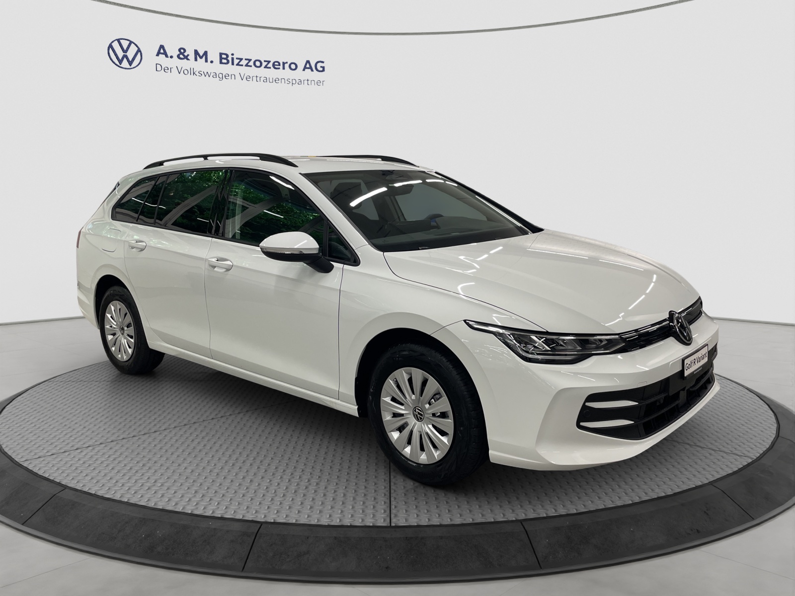 VW Golf Variant 1.5 eTSI mHEV Basis-image-6