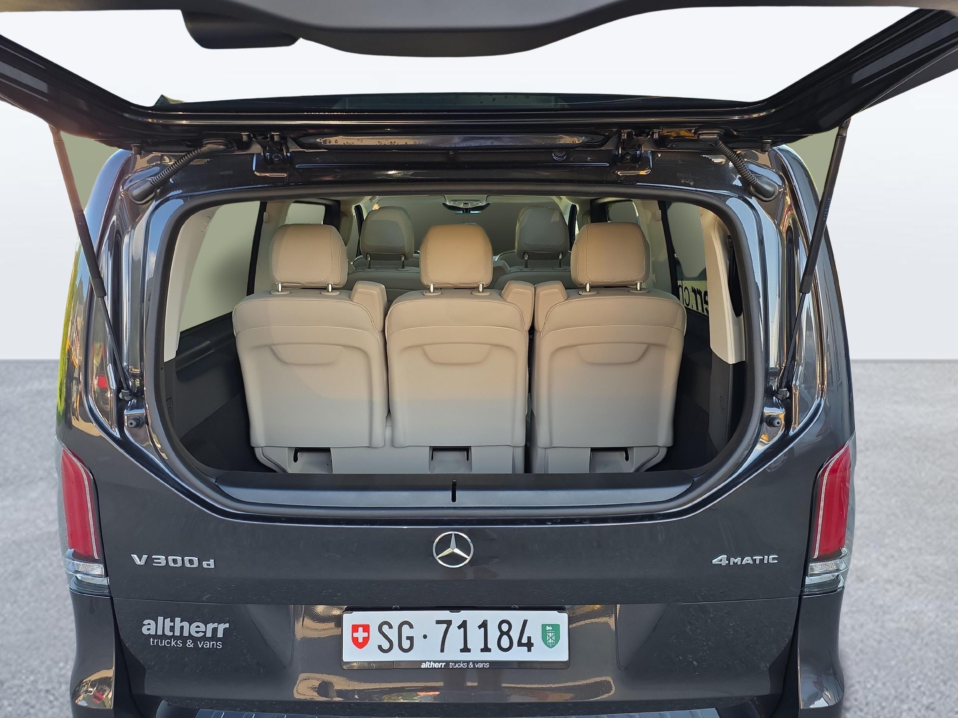 MERCEDES-BENZ V 300d Swiss Edition L 4x4-image-17
