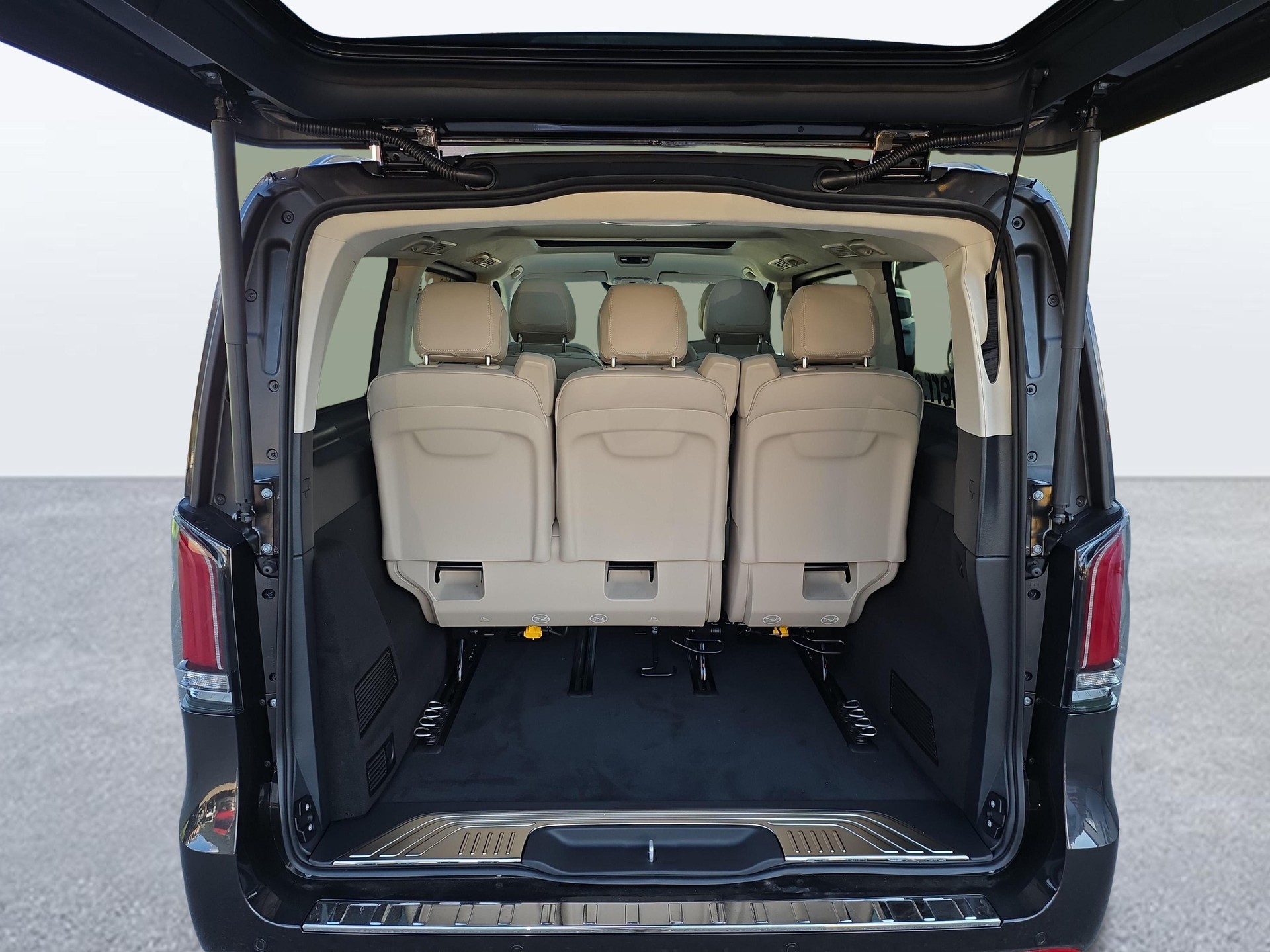 MERCEDES-BENZ V 300d Swiss Edition L 4x4-image-16