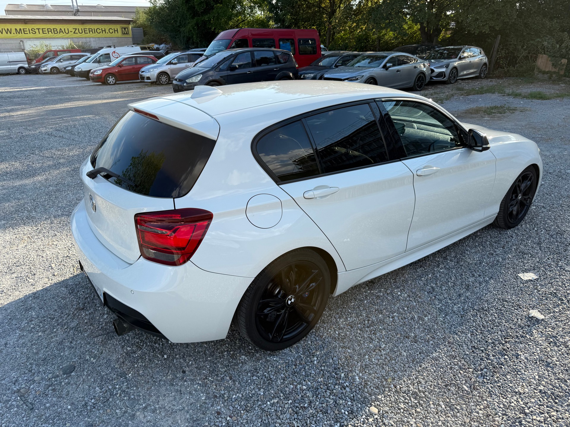 BMW M135i Steptronic M PERFORMANCE-image-4