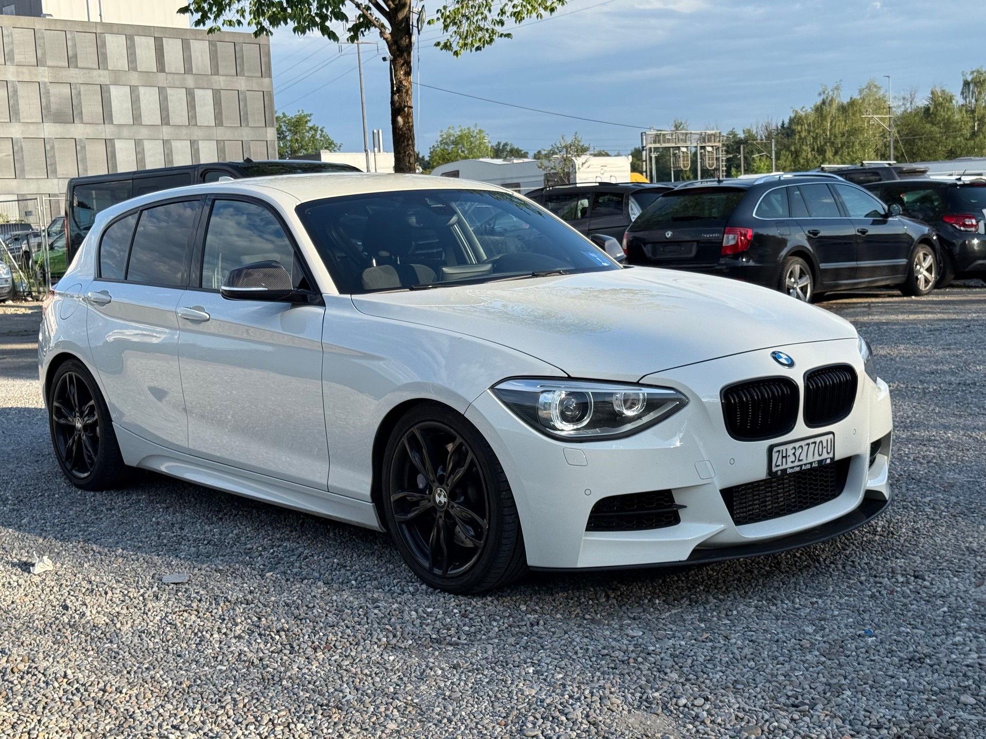 BMW M135i Steptronic M PERFORMANCE-image-1