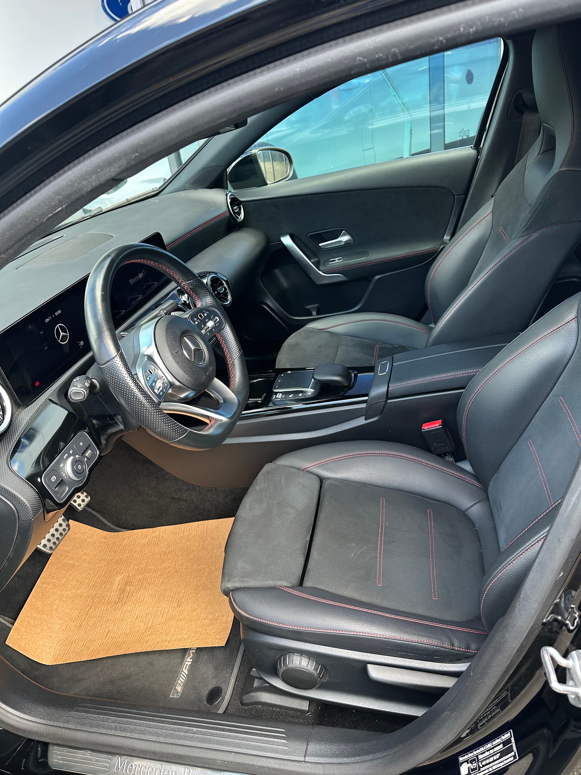 MERCEDES-BENZ A 180 AMG Line-image-10