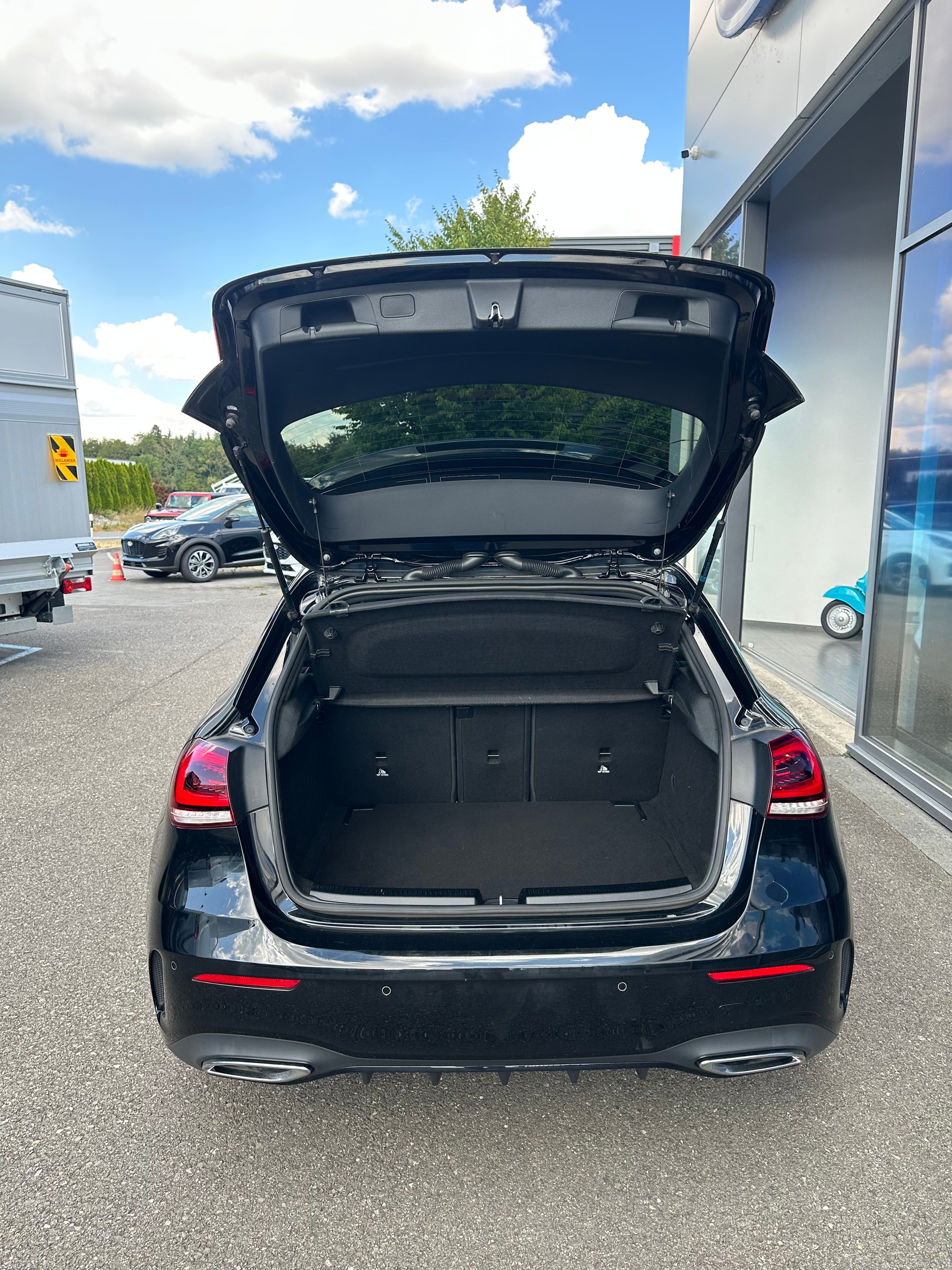 MERCEDES-BENZ A 180 AMG Line-image-6