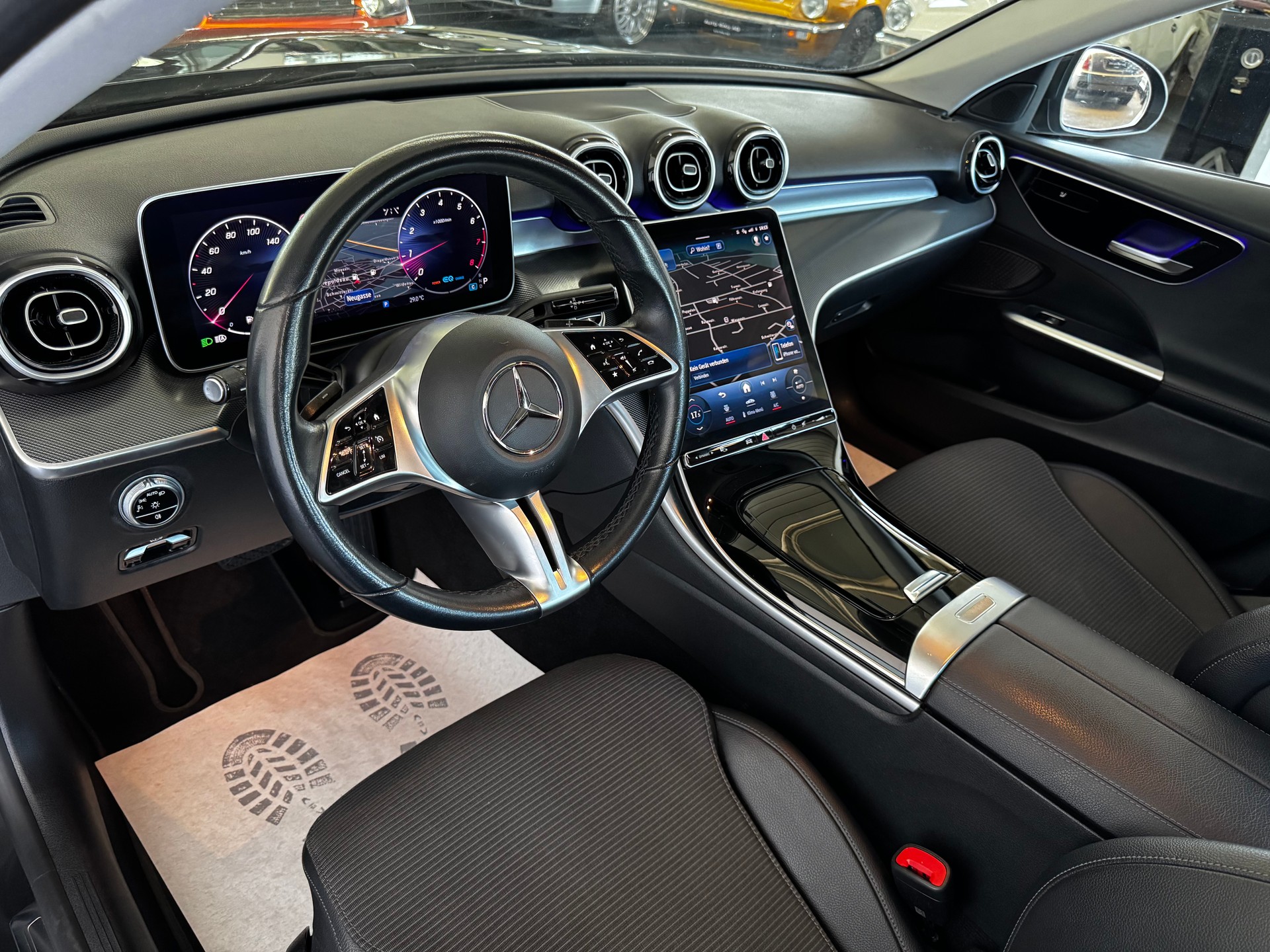 MERCEDES-BENZ C 180 Avantgarde-image-12