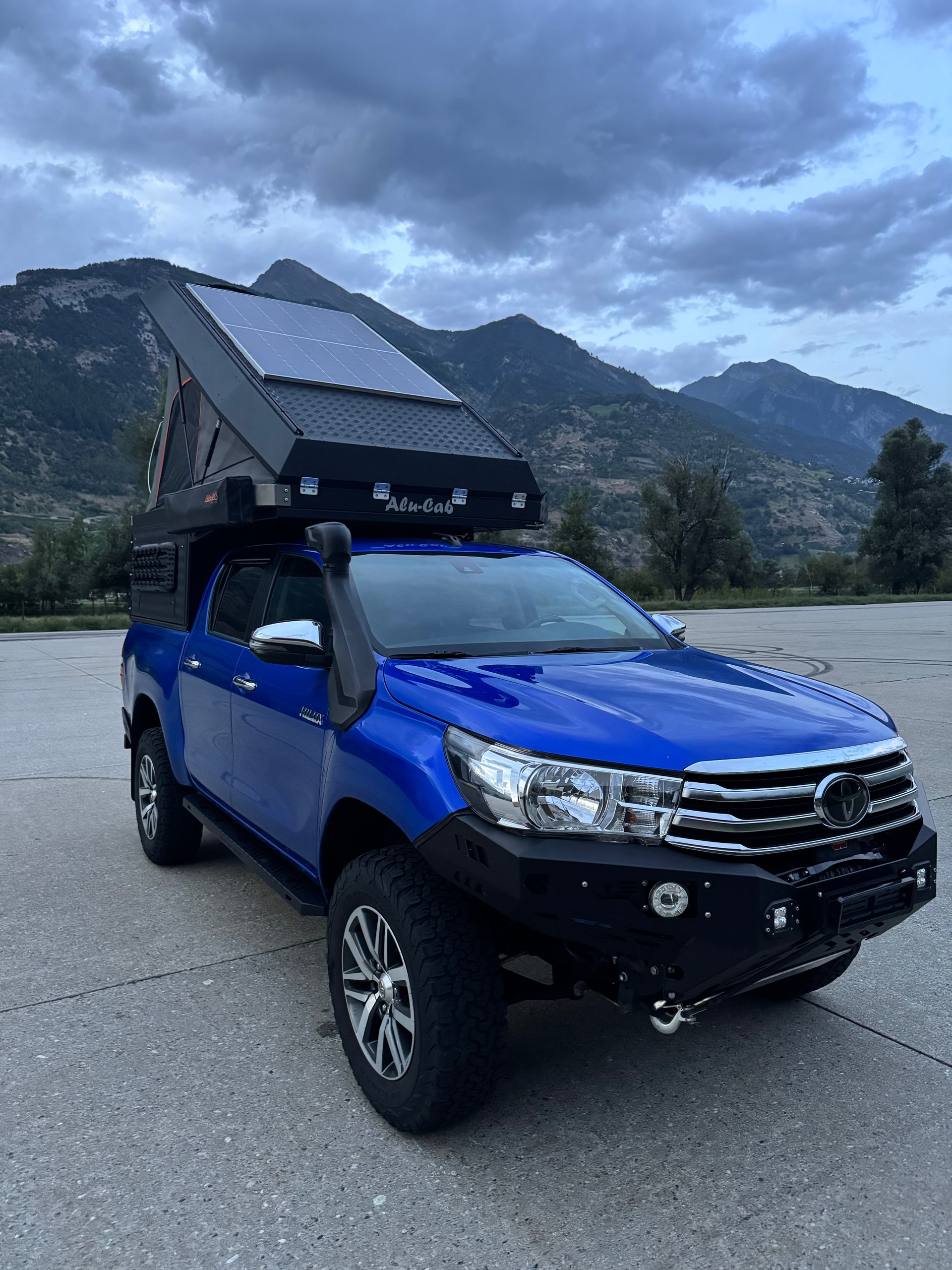 TOYOTA HI-LUX-image-12