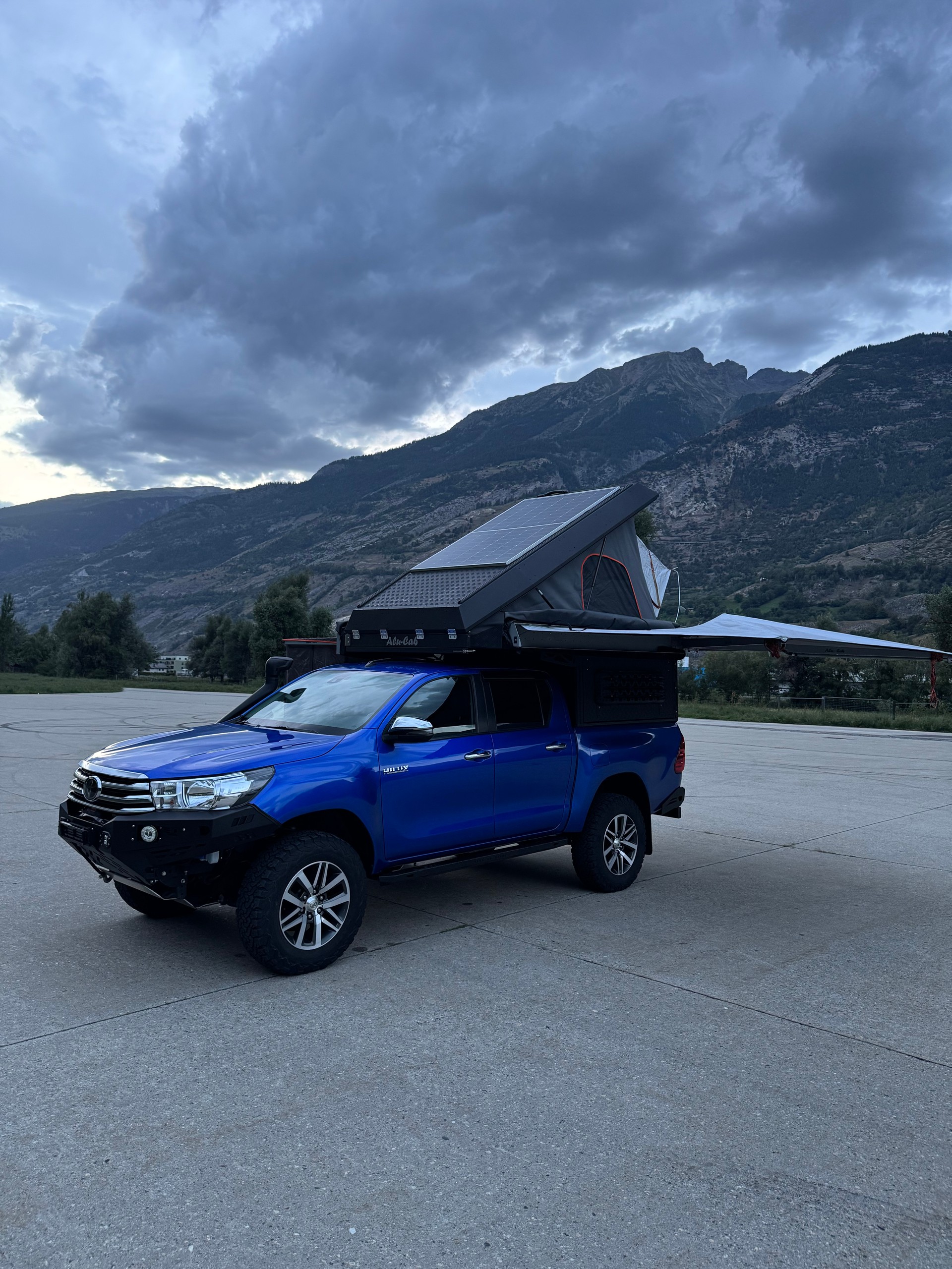 TOYOTA HI-LUX-image-5