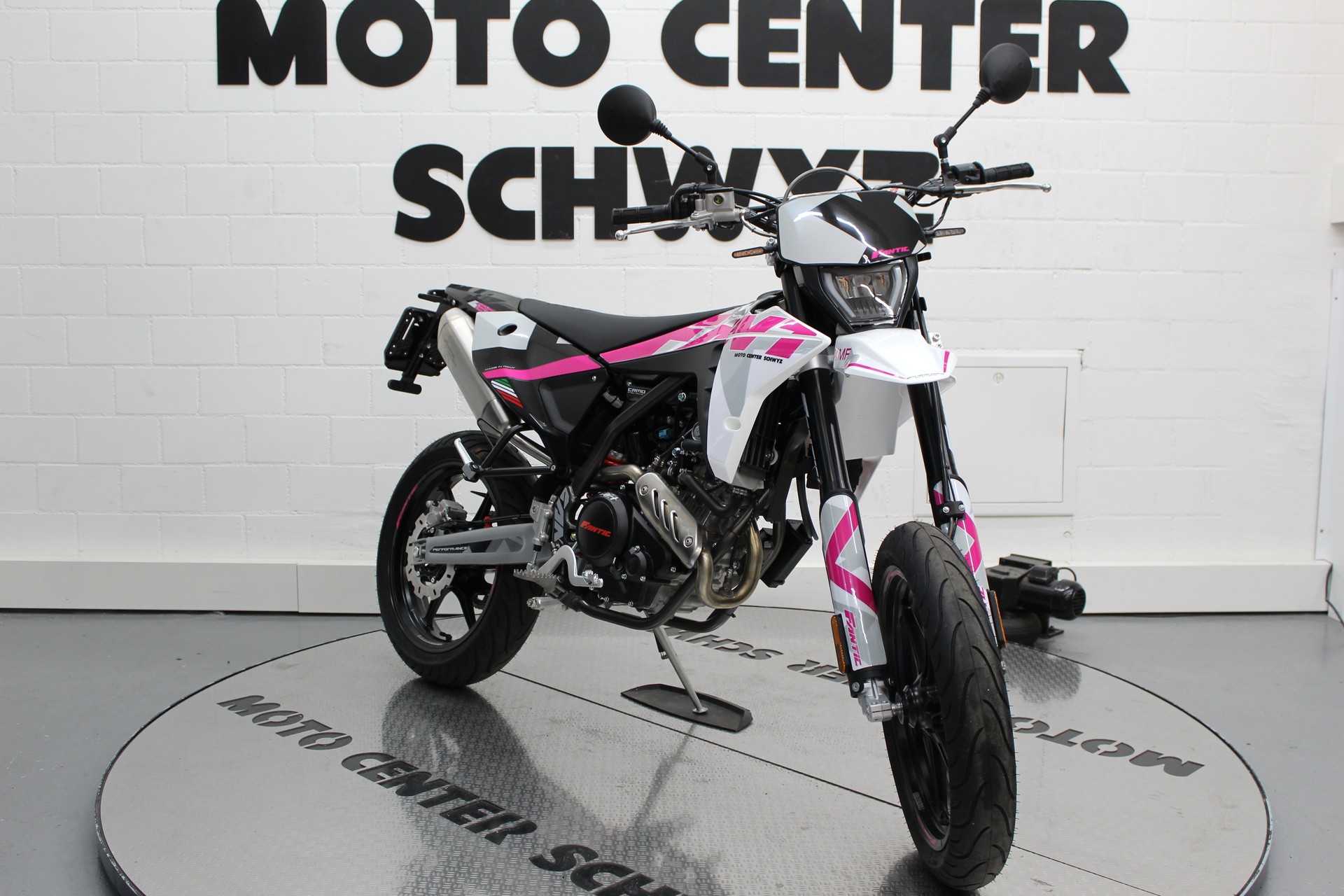 FANTIC XMF 125 PERFORMANCE-image-1