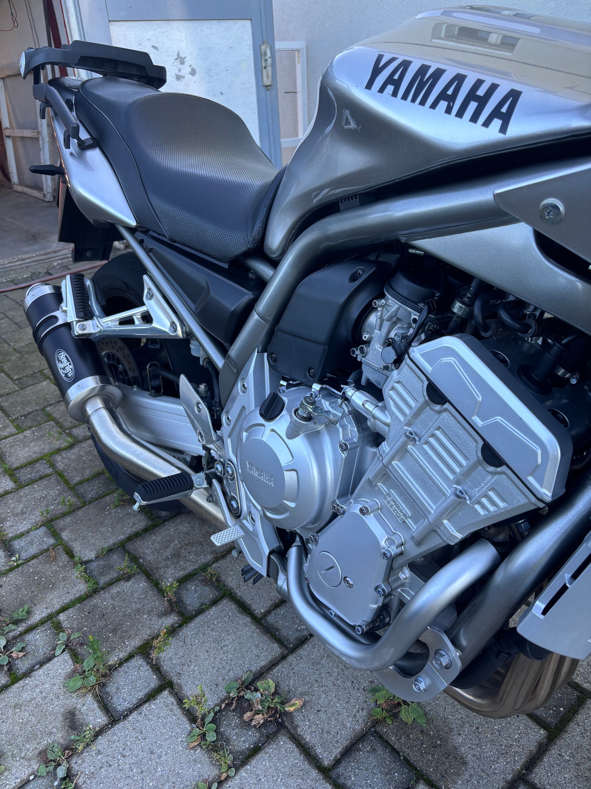 YAMAHA FZS 1000 Fazer-image-1