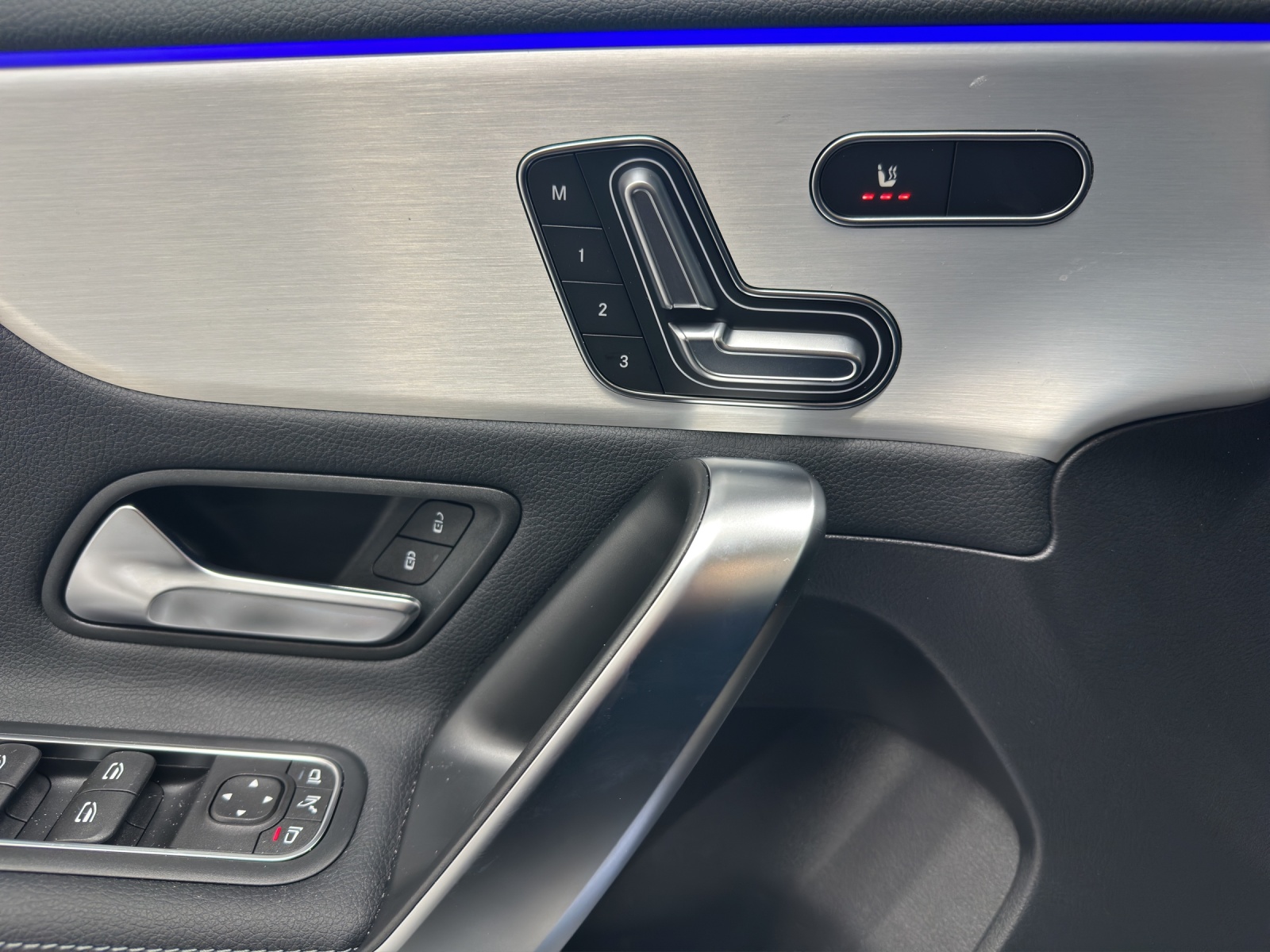 MERCEDES-BENZ A 220 4Matic 8G-DCT-image-14