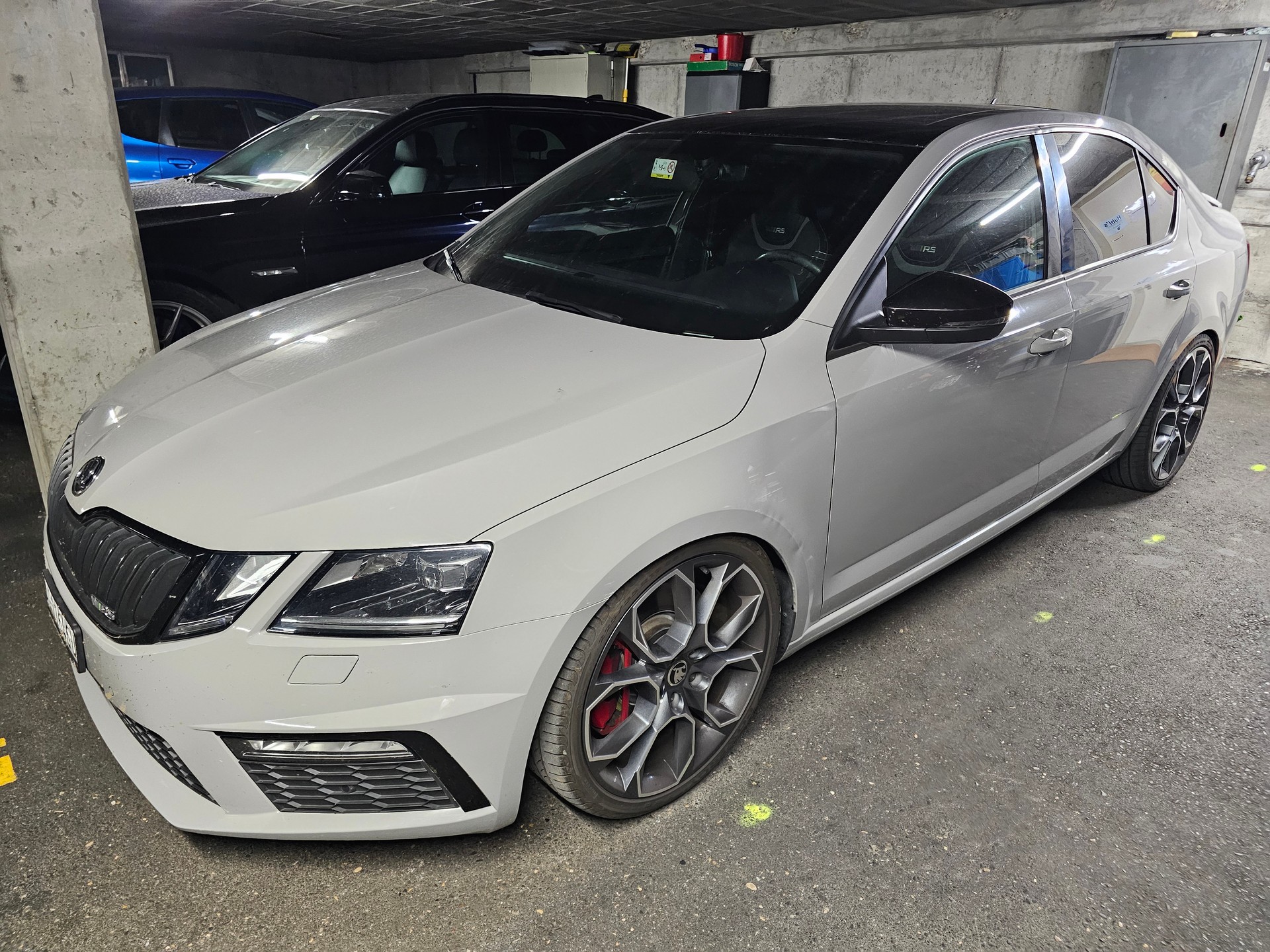 SKODA Octavia Combi 2.0 TSI RS-image-2