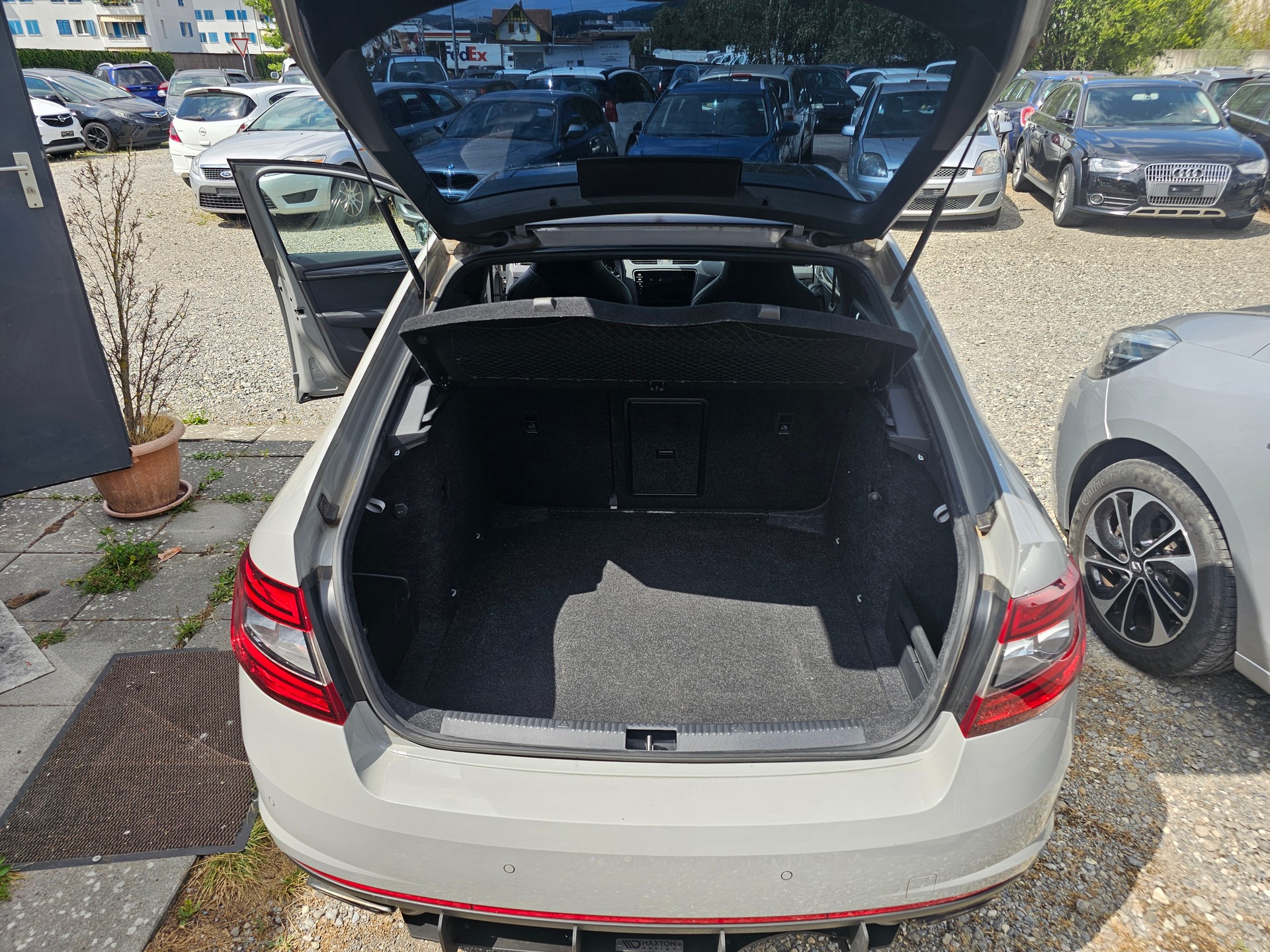 SKODA Octavia Combi 2.0 TSI RS-image-8