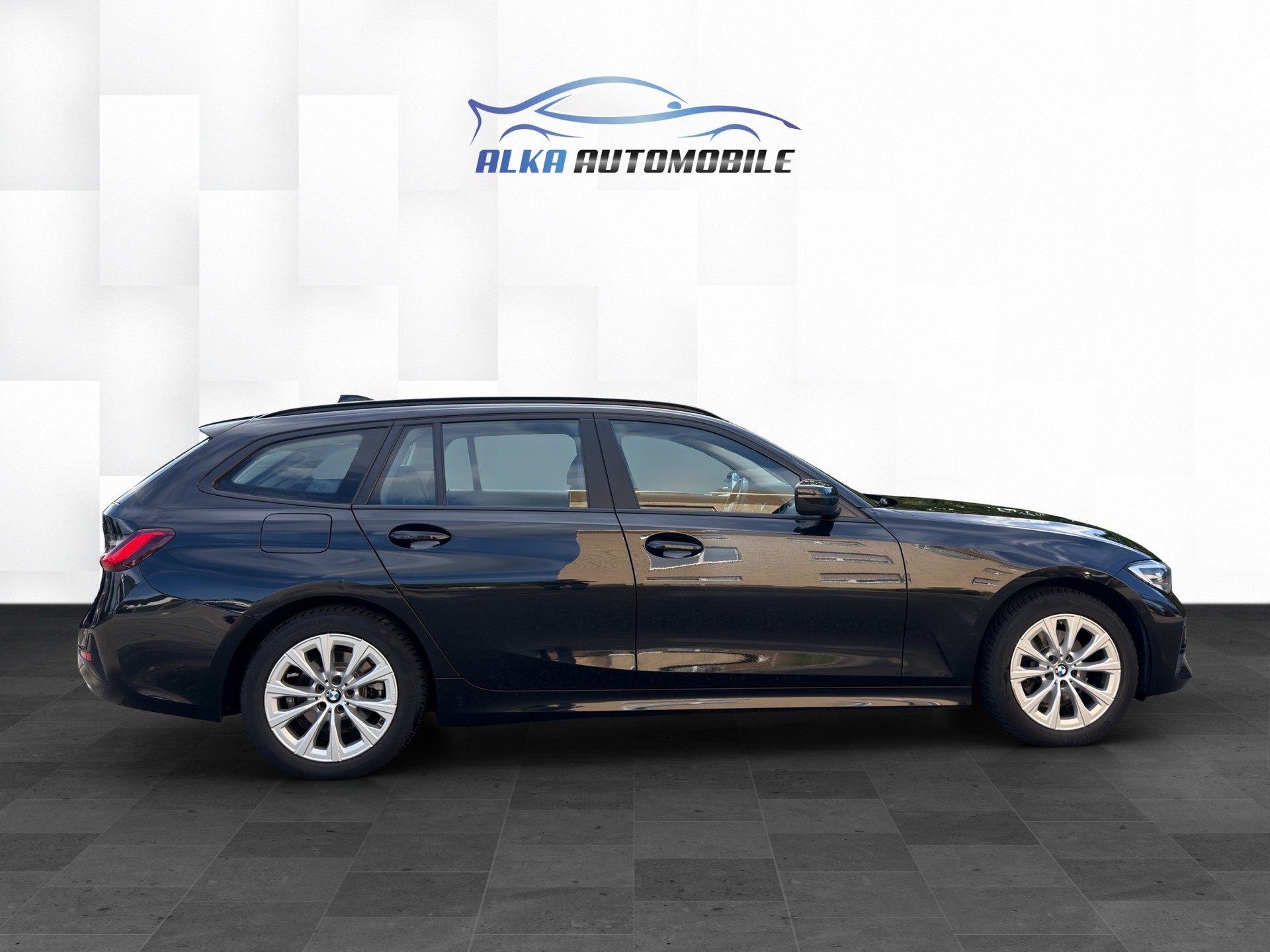 BMW 320d xDrive 48V Touring Steptronic-image-7