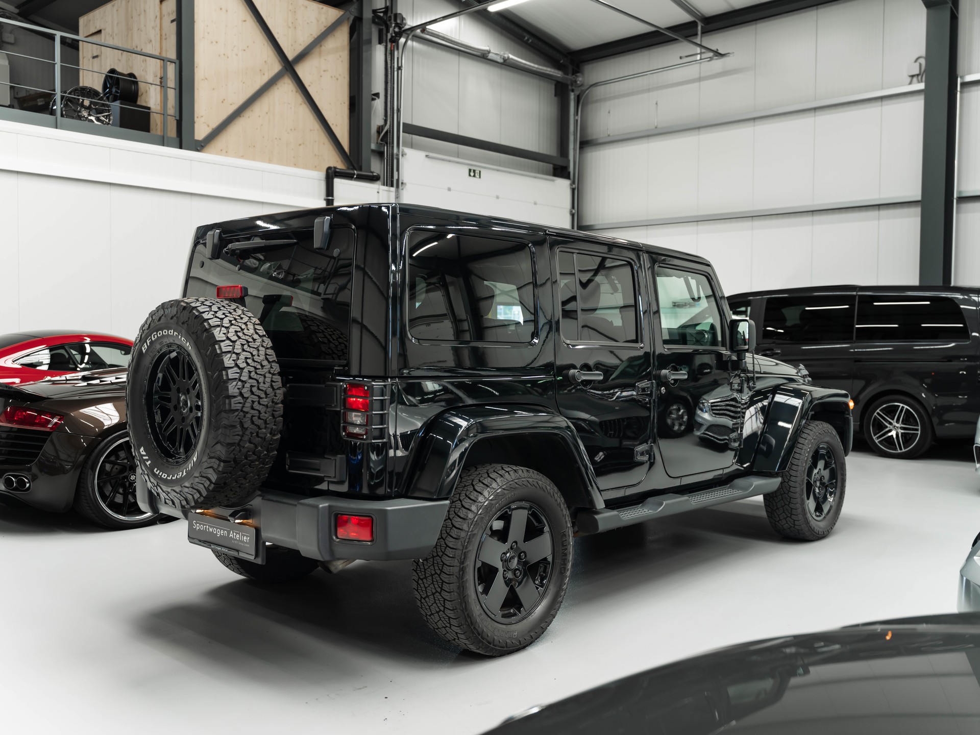 JEEP Wrangler 3.6 Unlimited Arctic Automatic-showroom-element-3