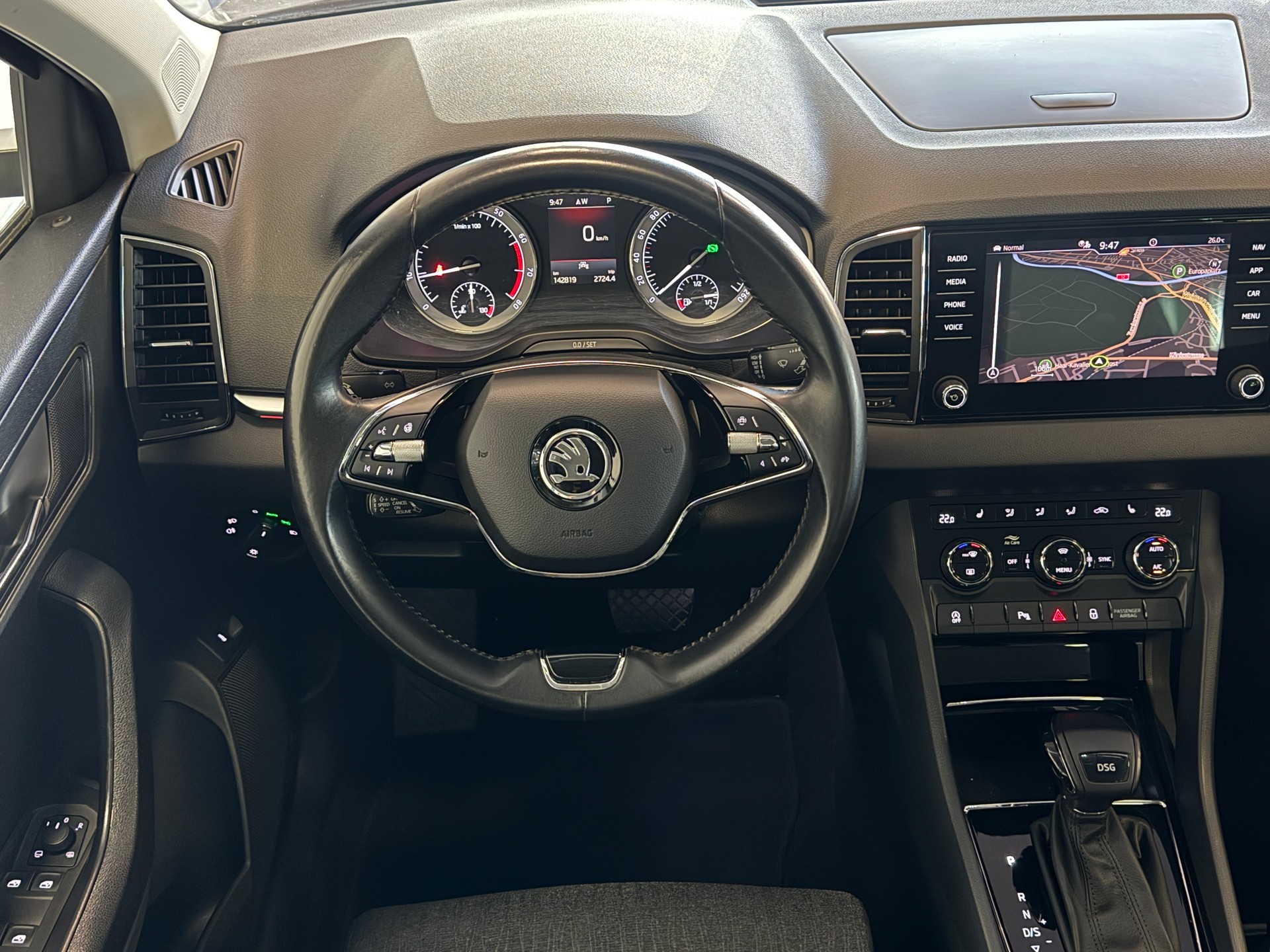 SKODA Karoq 1.5 TSI Style DSG *Anhängerkupplung*-image-4