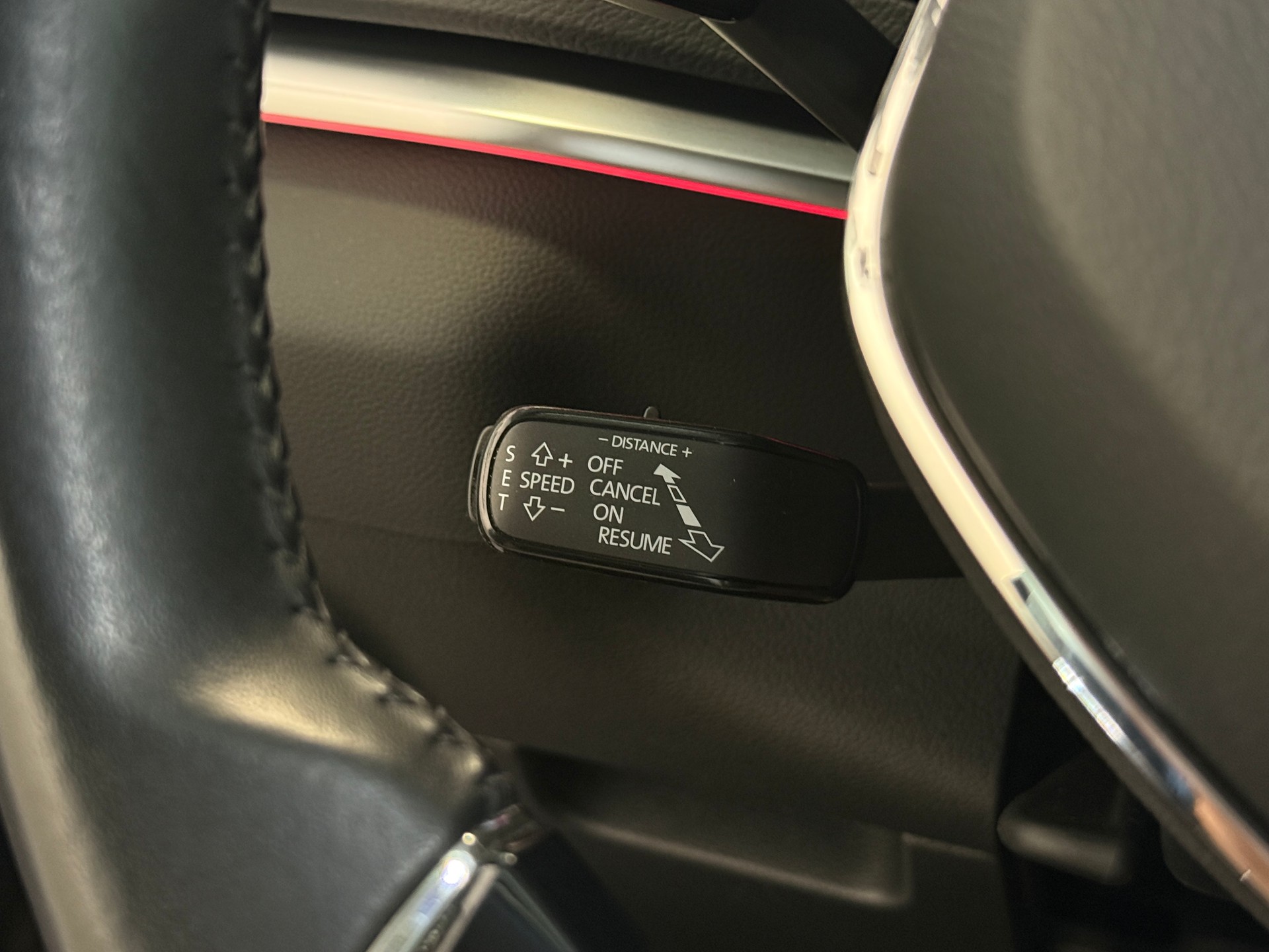 SKODA Karoq 1.5 TSI Style DSG *Anhängerkupplung*-image-10