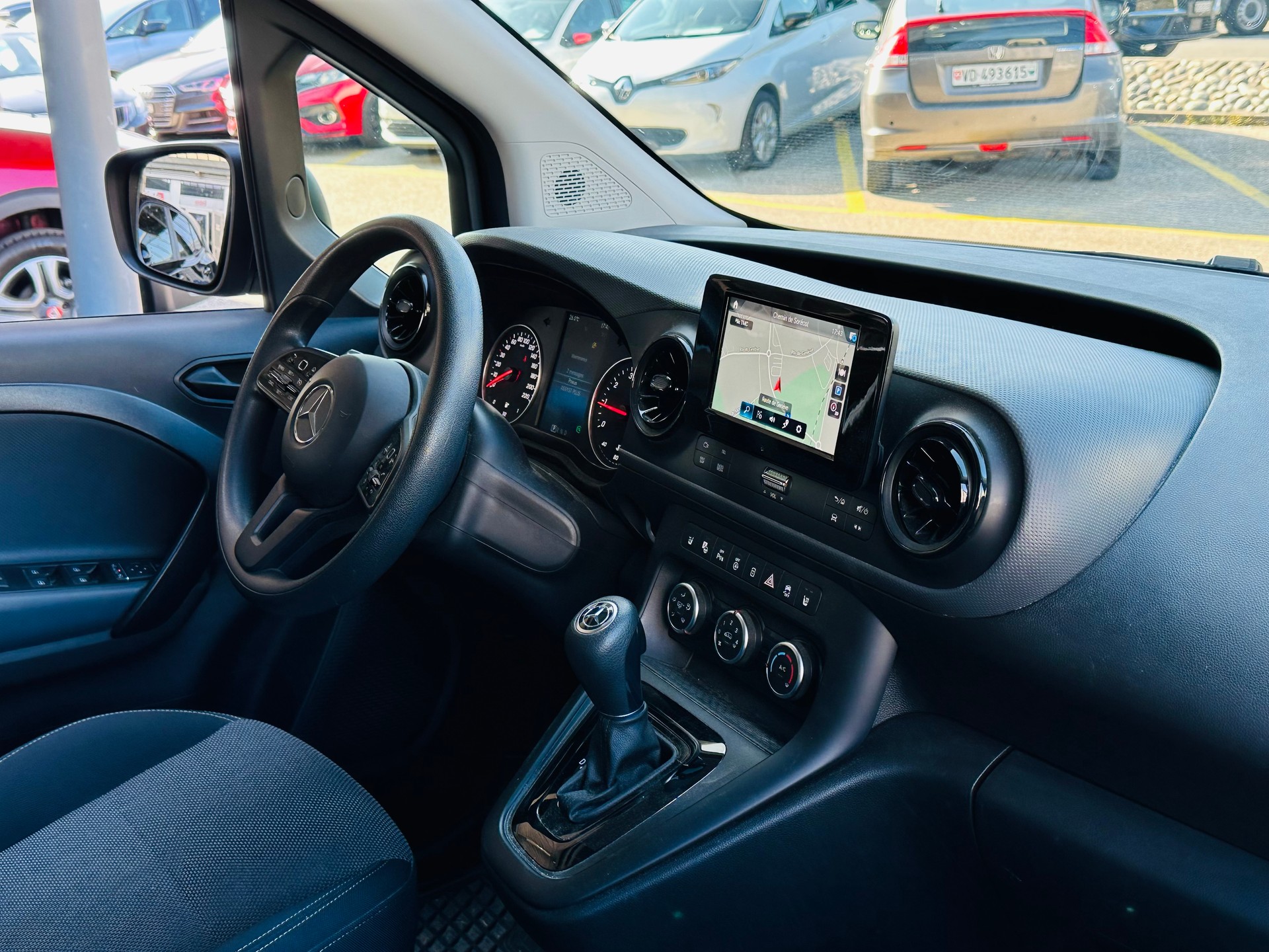 MERCEDES-BENZ Citan 113 Pro tourer L 5 places-image-16