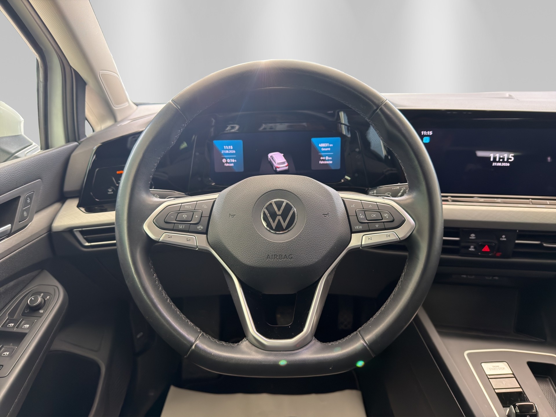 VW Golf Variant 2.0 TDI Life DSG-image-9