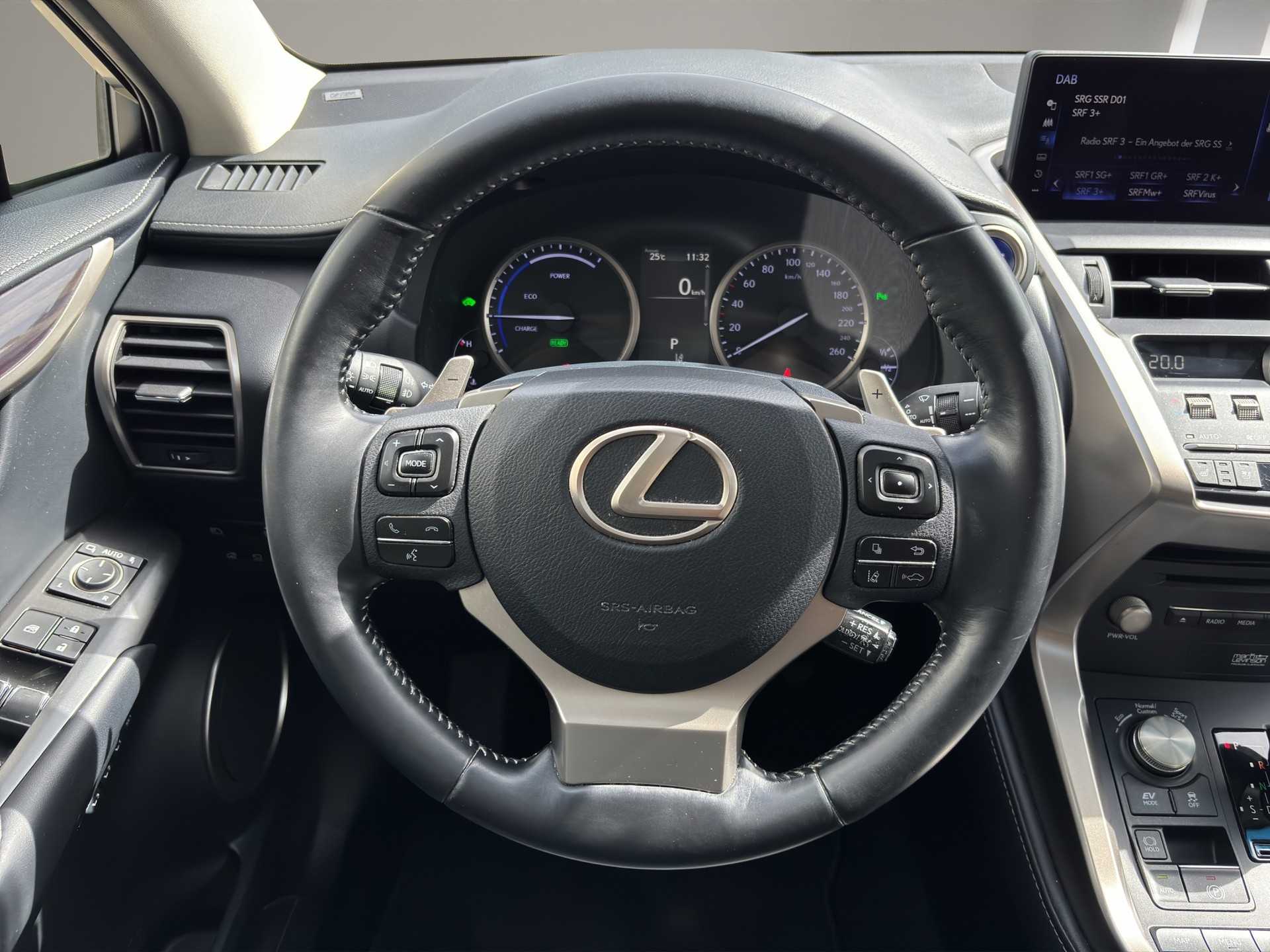 LEXUS NX 300h Excellence E-Four Automatic-image-13