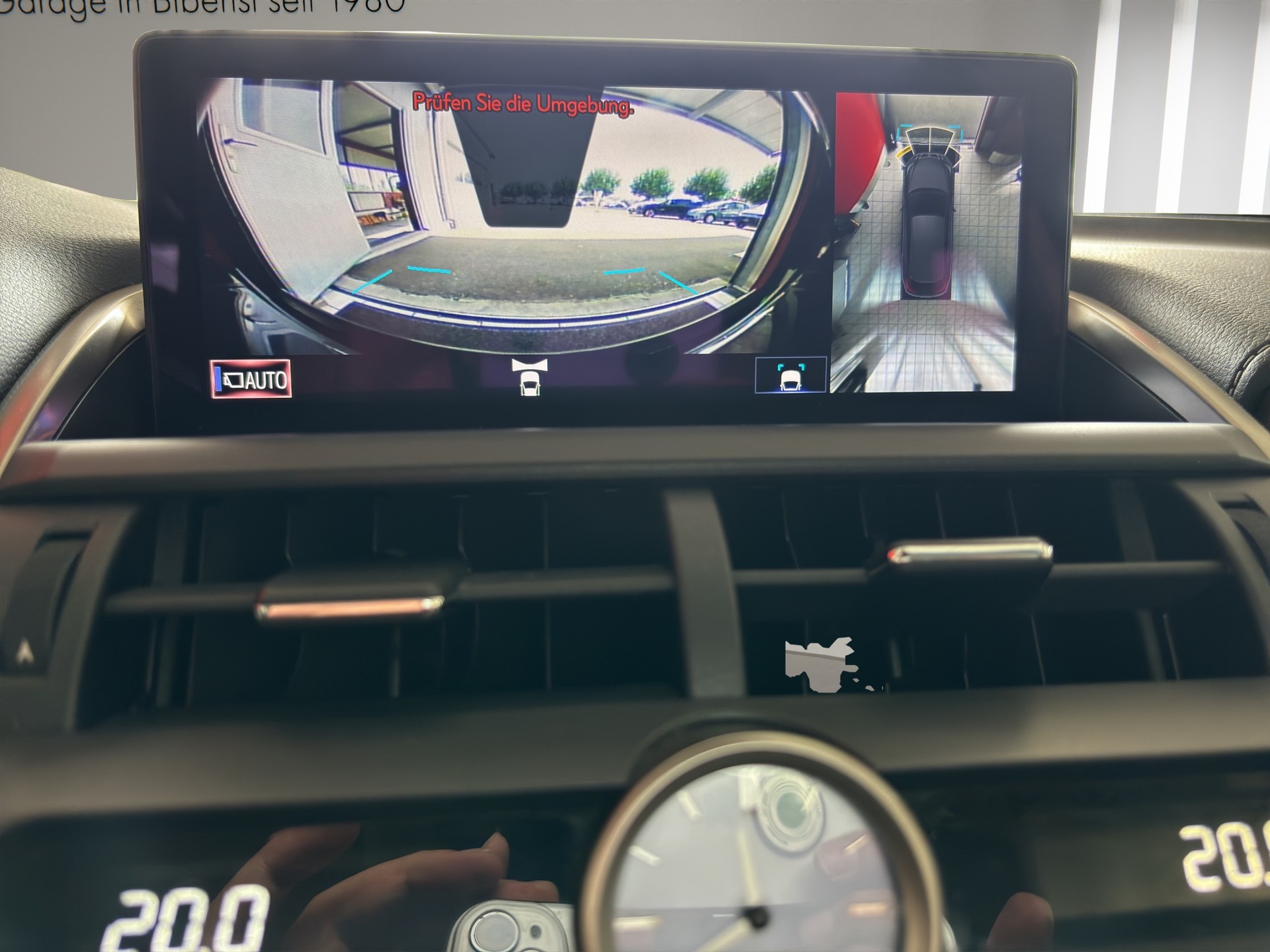 LEXUS NX 300h Excellence E-Four Automatic-image-22