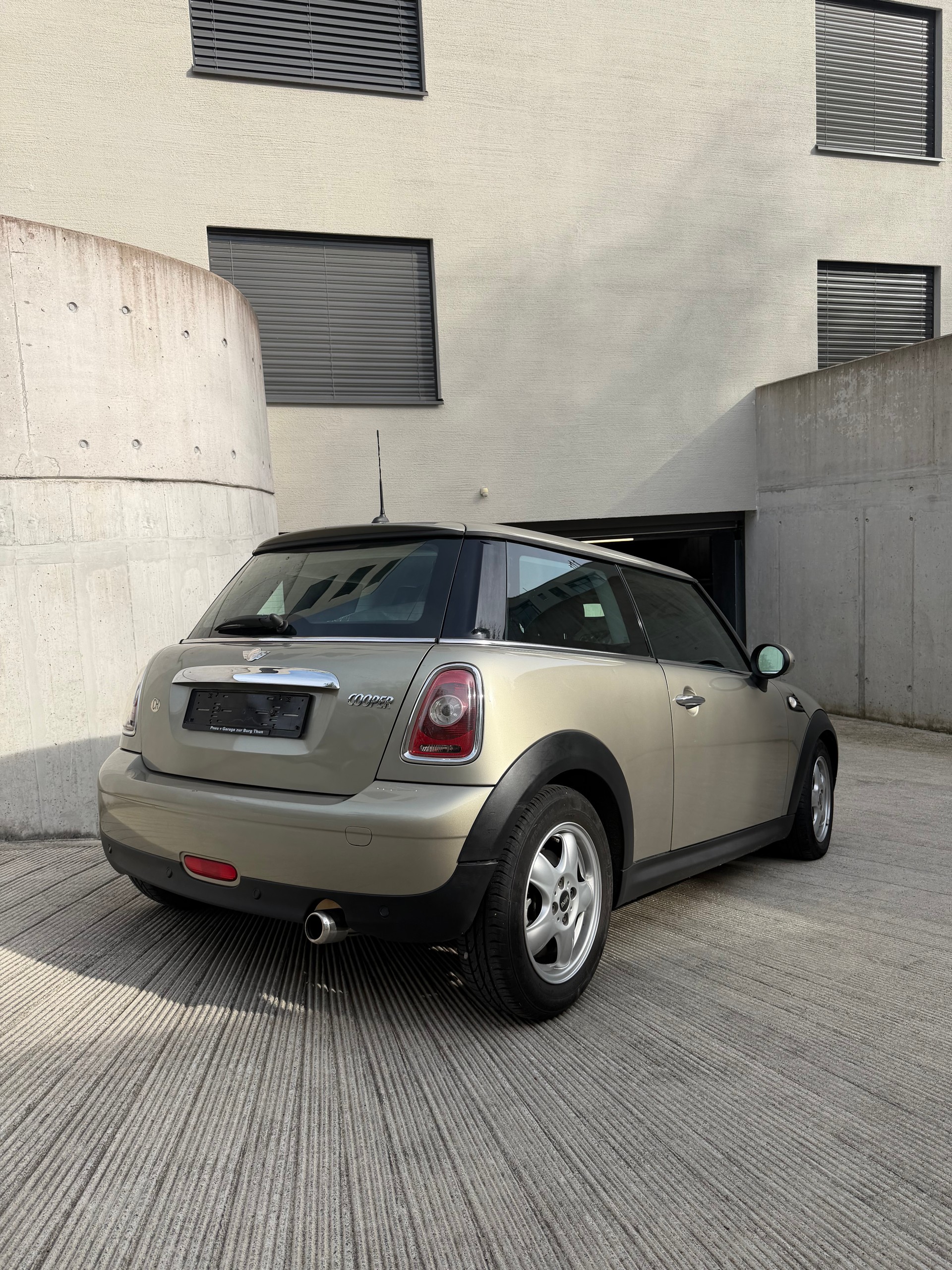 MINI 1.6i Cooper | ab MFK & Service | 8-fach | Klima | PDC-image-3