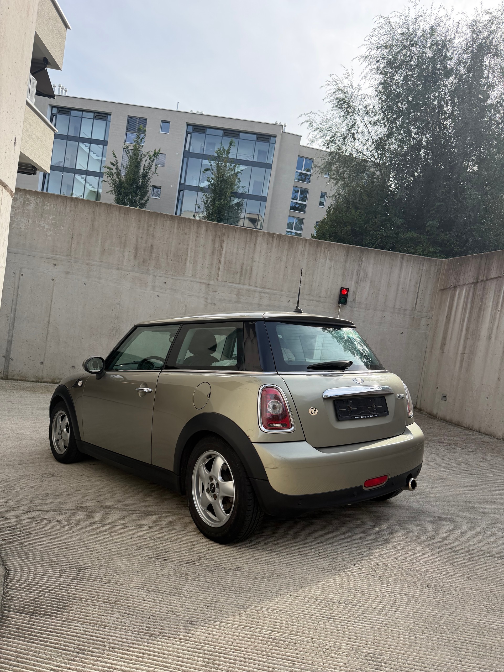 MINI 1.6i Cooper | ab MFK & Service | 8-fach | Klima | PDC-image-4