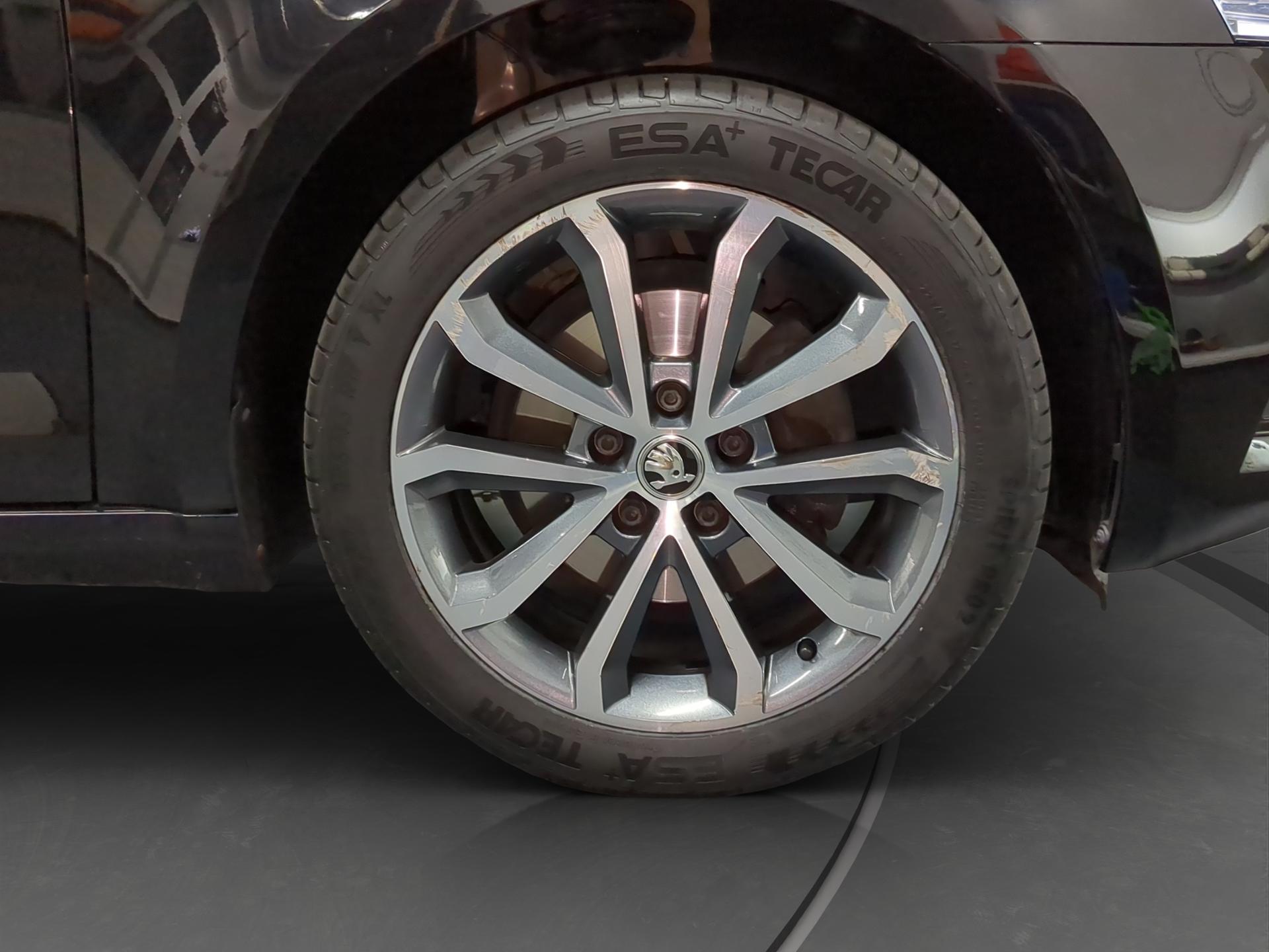 SKODA Octavia Combi 1.5 TSI Soleil DSG-image-16