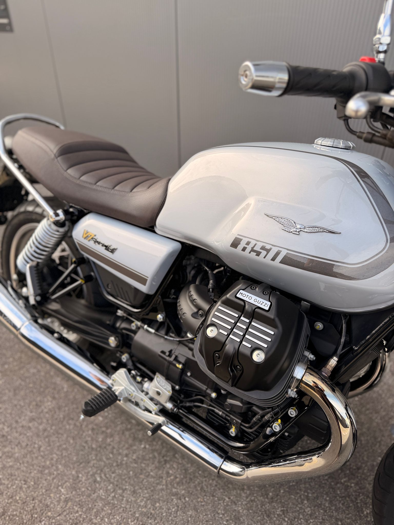 MOTO GUZZI V7 SPECIAL-image-2