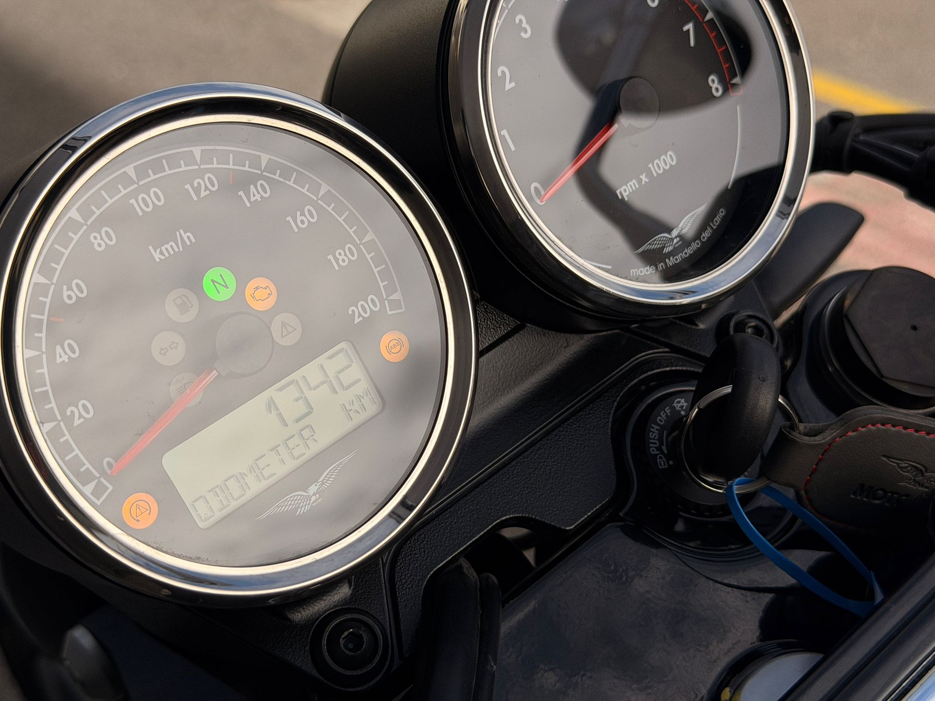 MOTO GUZZI V7 SPECIAL-image-9